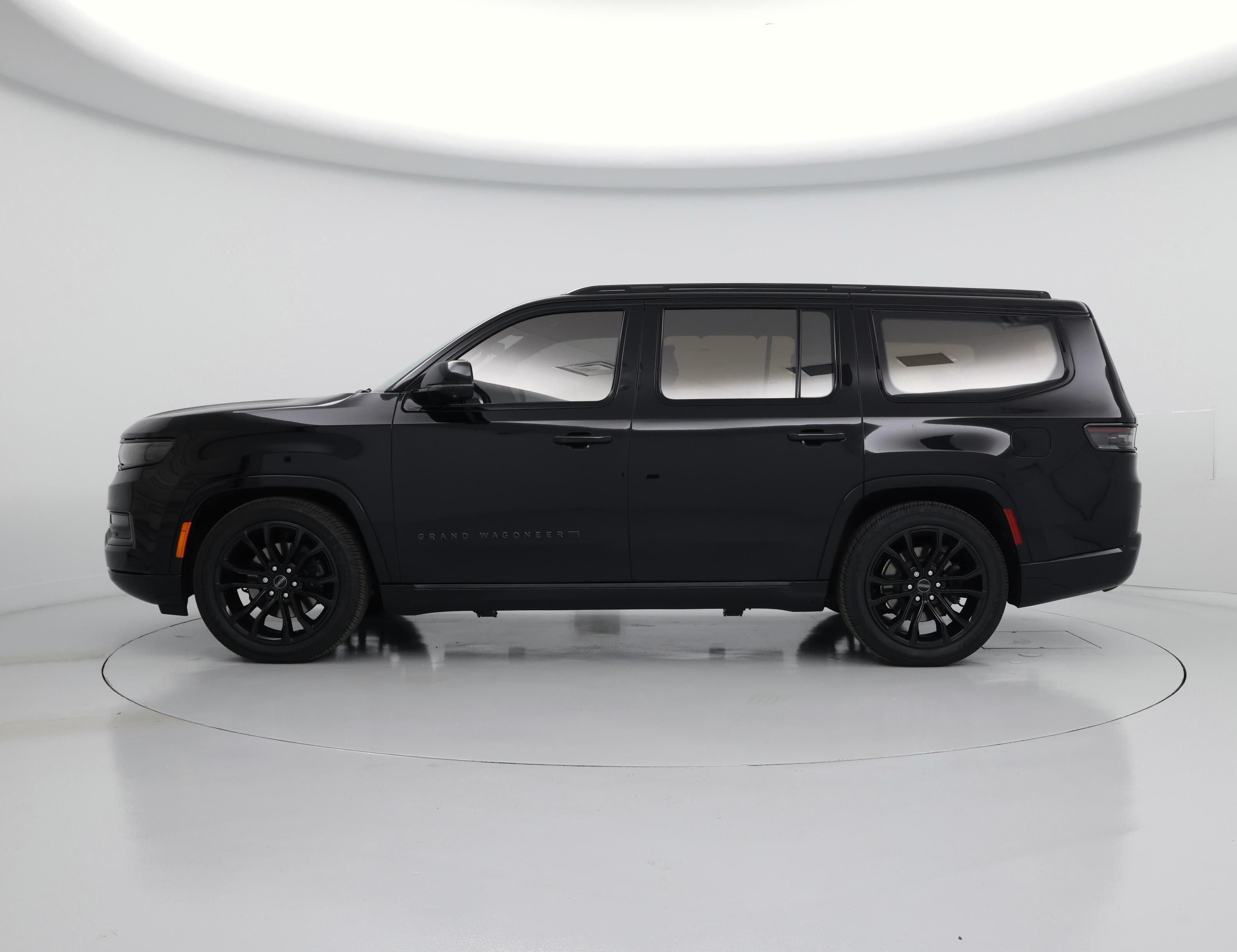 Thumbnail: 2022 Jeep Grand Wagoneer - 3