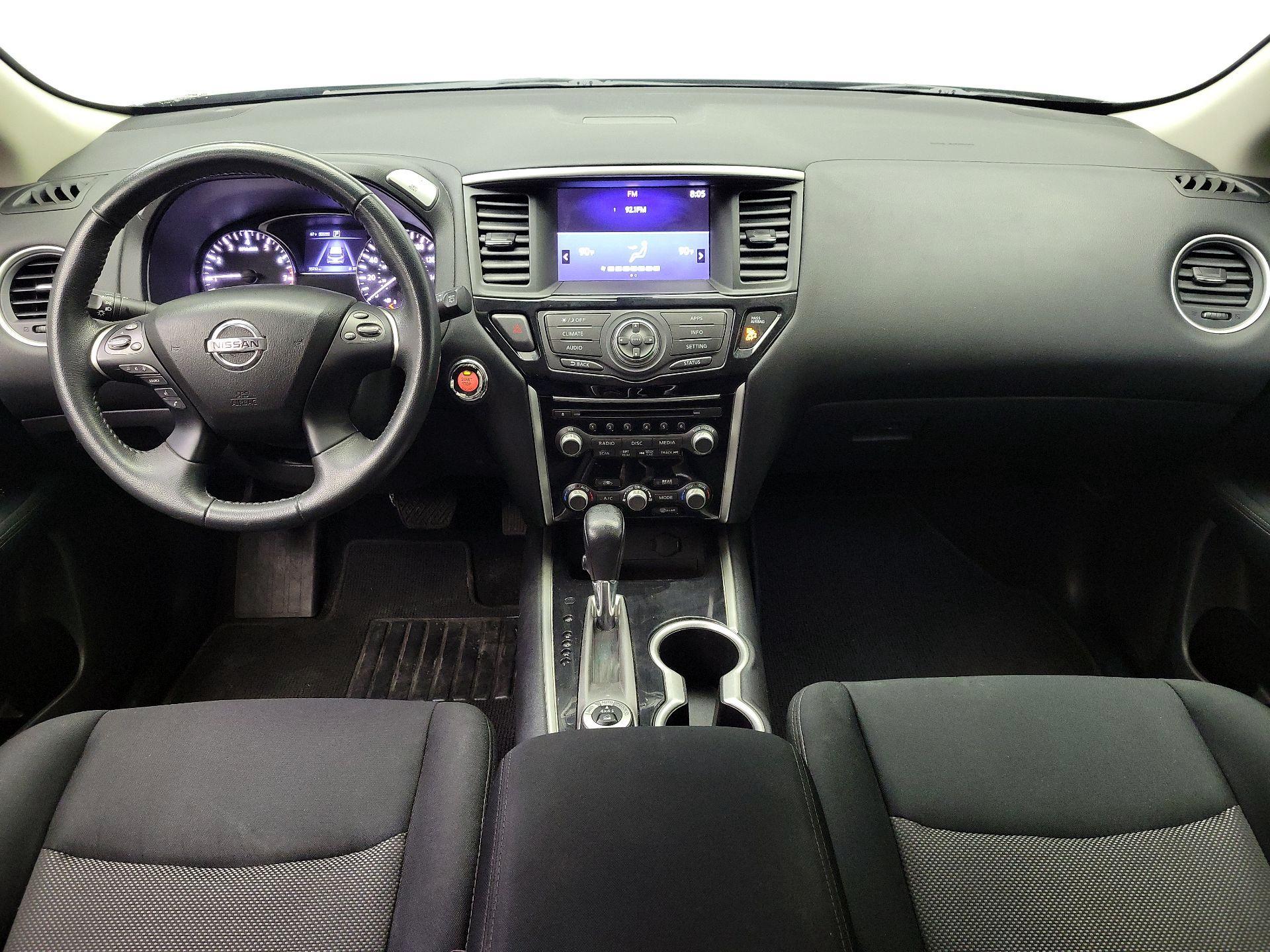 Thumbnail: 2017 Nissan Pathfinder - 9