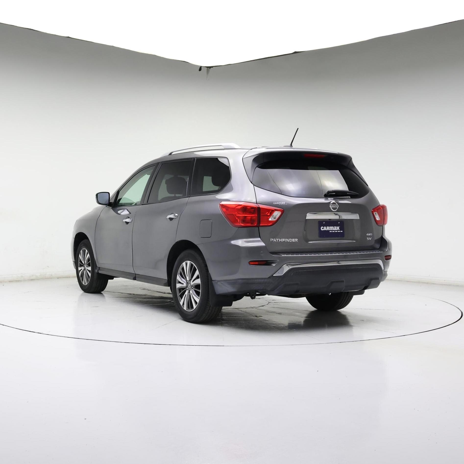 Thumbnail: 2017 Nissan Pathfinder - 2