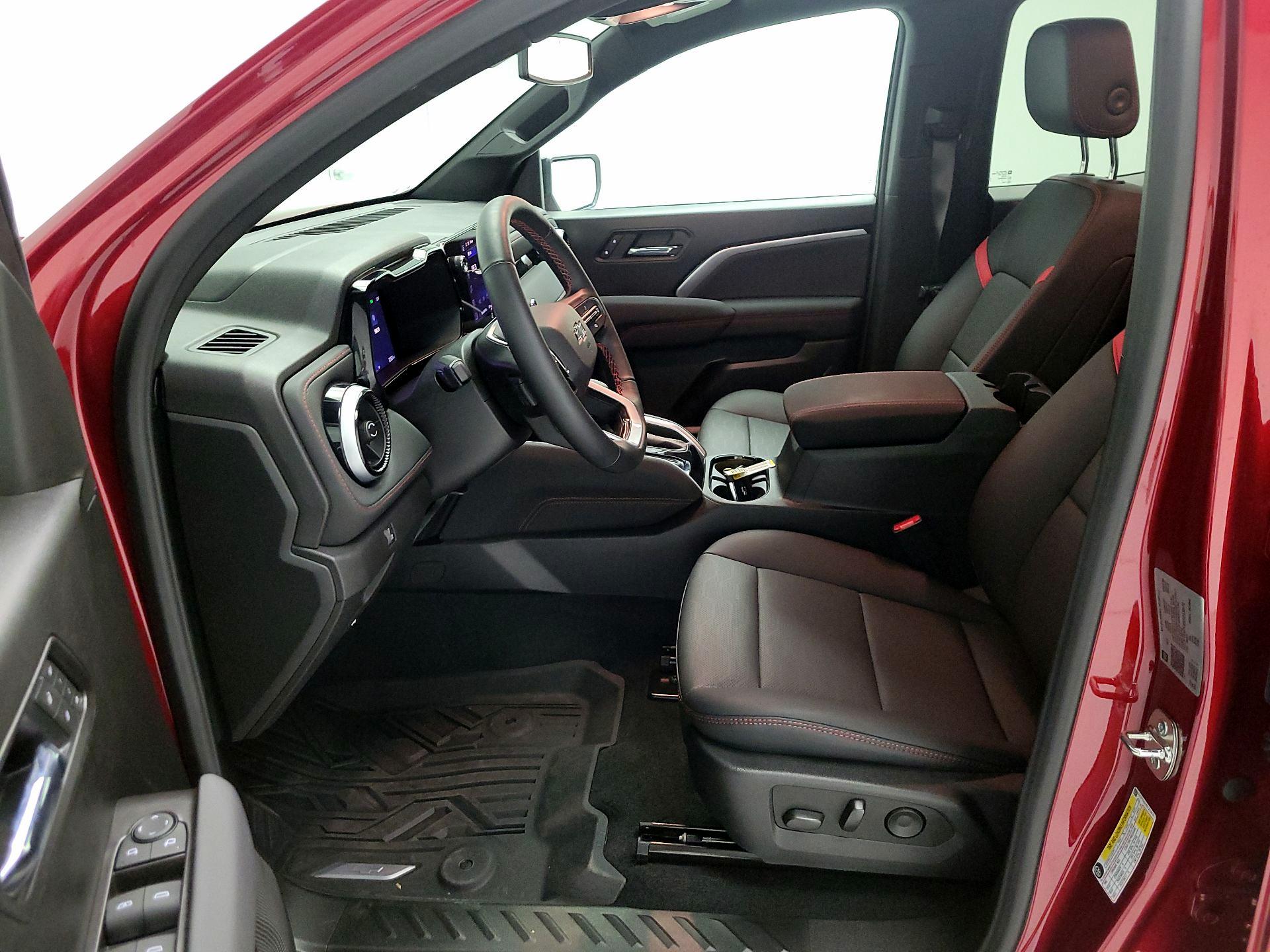 Thumbnail: 2025 Chevrolet Colorado - 11