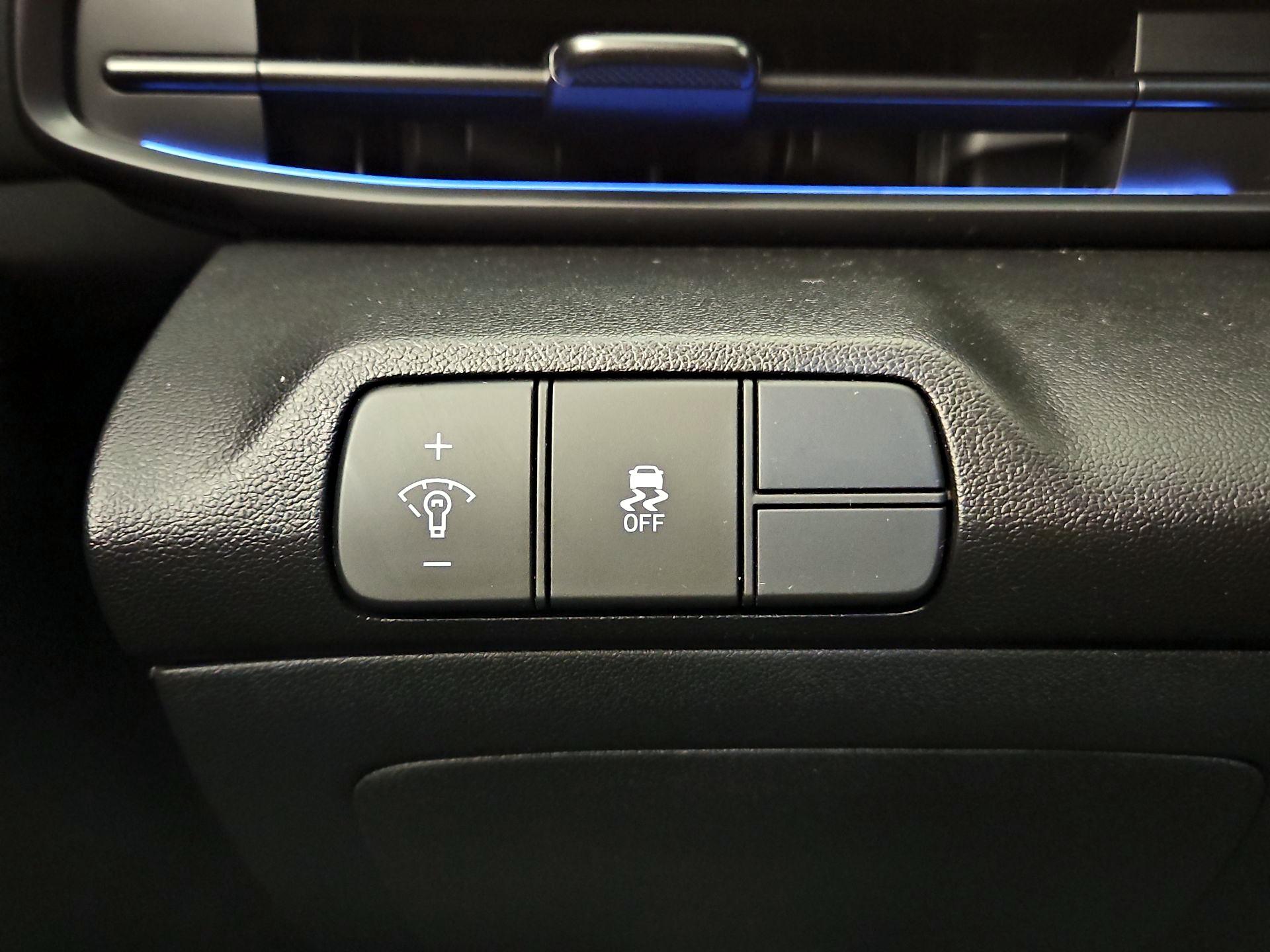 Thumbnail: 2024 Hyundai Elantra - 13