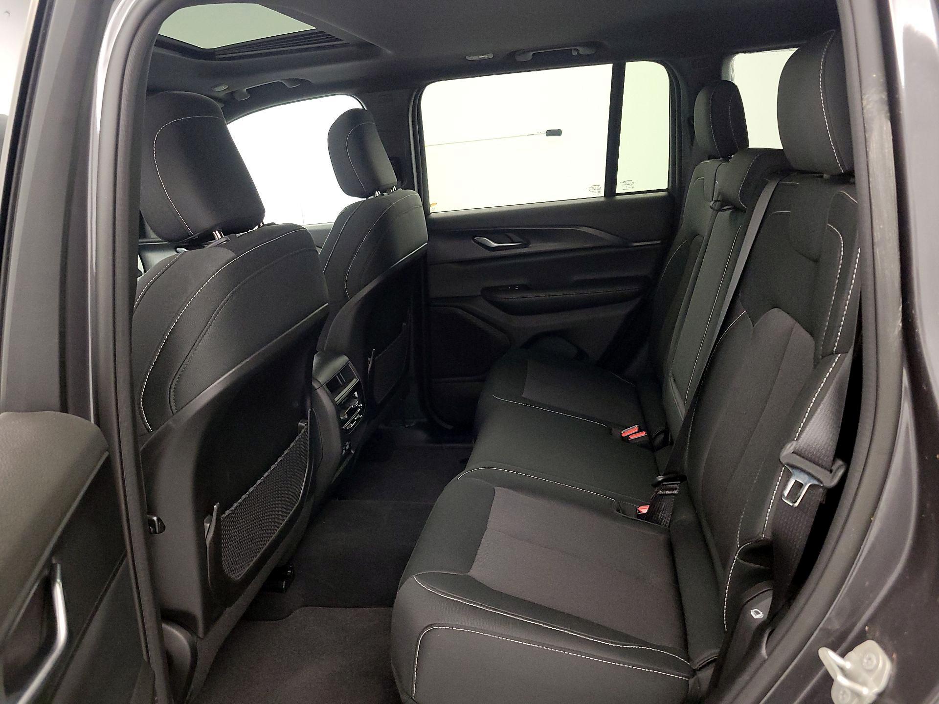 Thumbnail: 2024 Jeep Grand Cherokee - 20