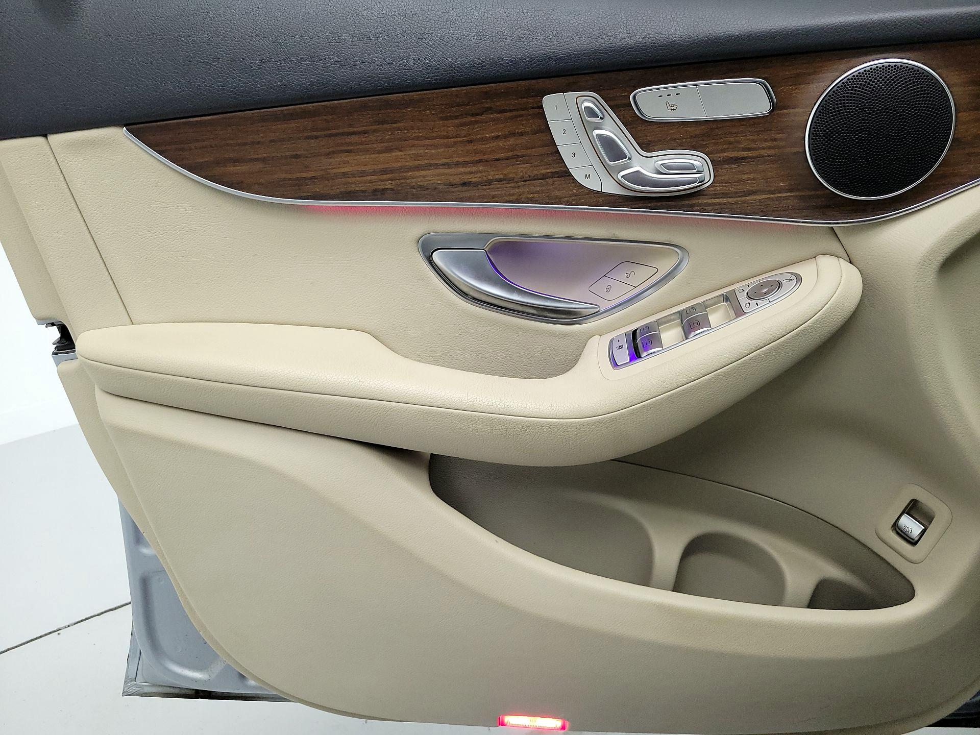 Thumbnail: 2022 Mercedes-Benz GLC - 12