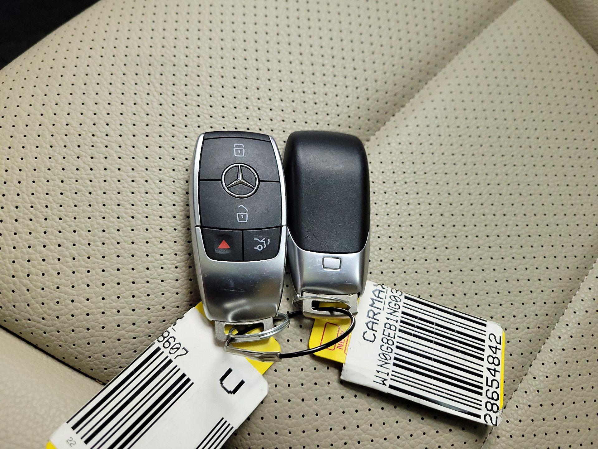 Thumbnail: 2022 Mercedes-Benz GLC - 18