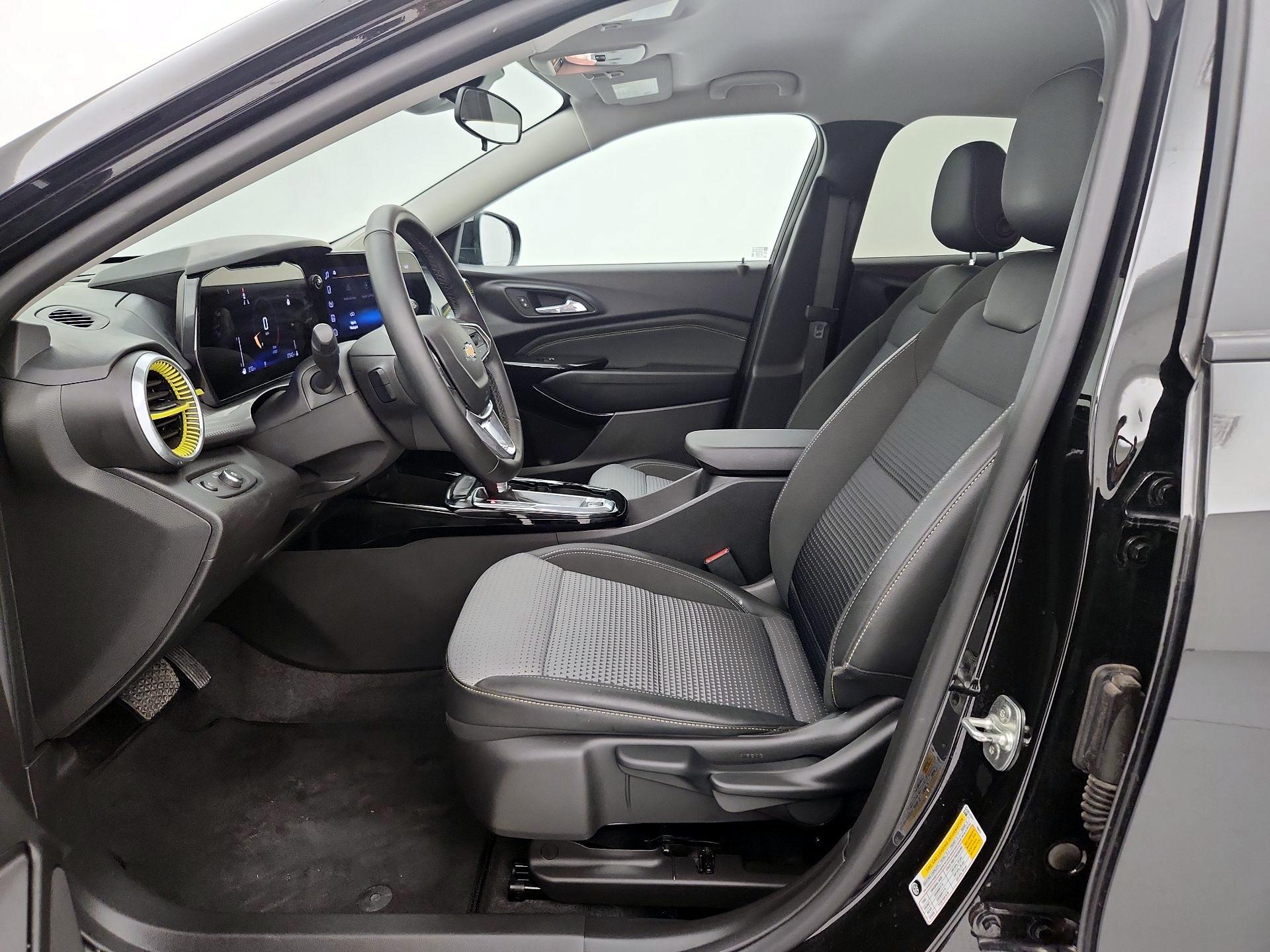 Thumbnail: 2025 Chevrolet Trax - 11