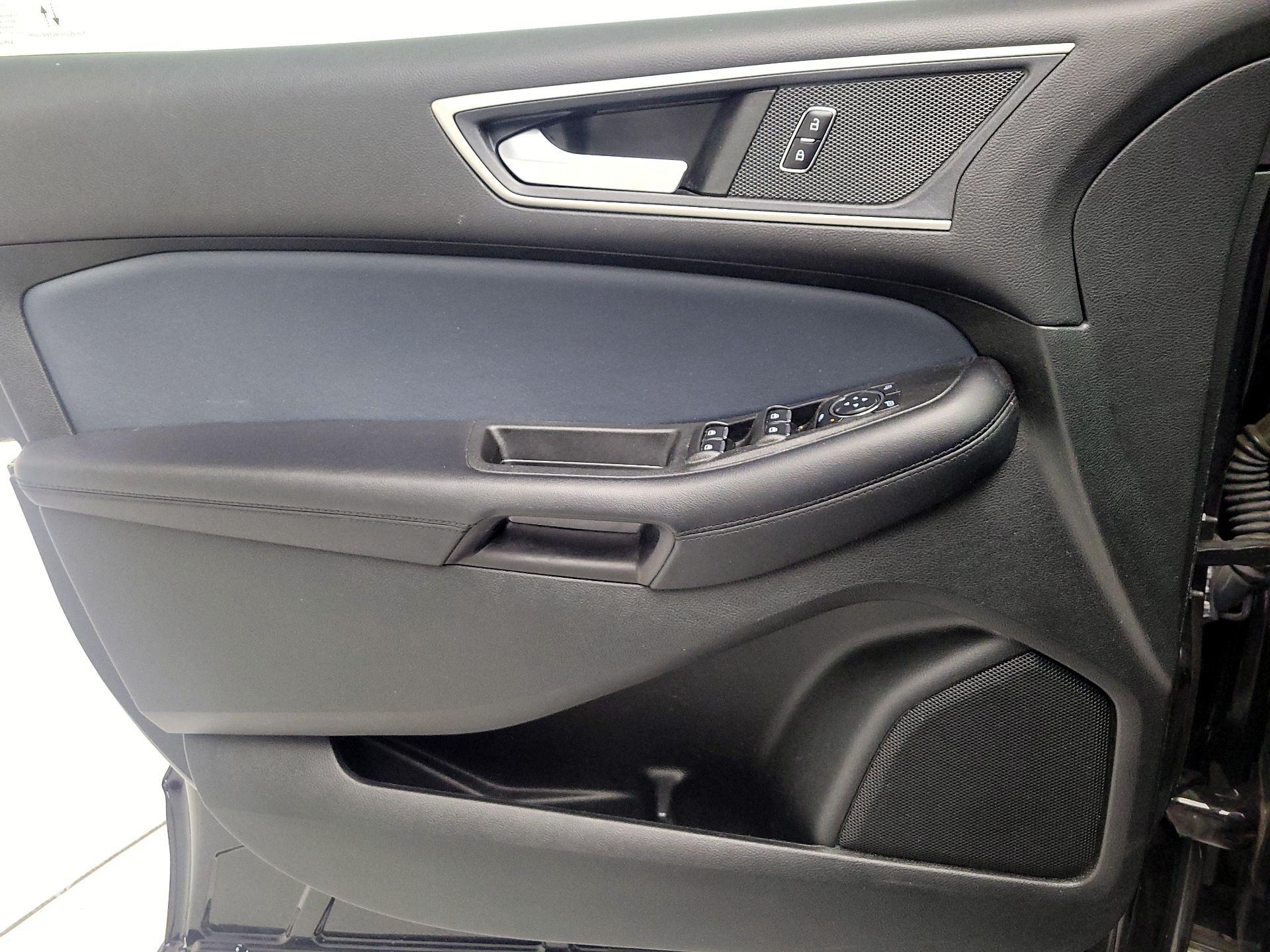 Thumbnail: 2023 Ford Edge - 12