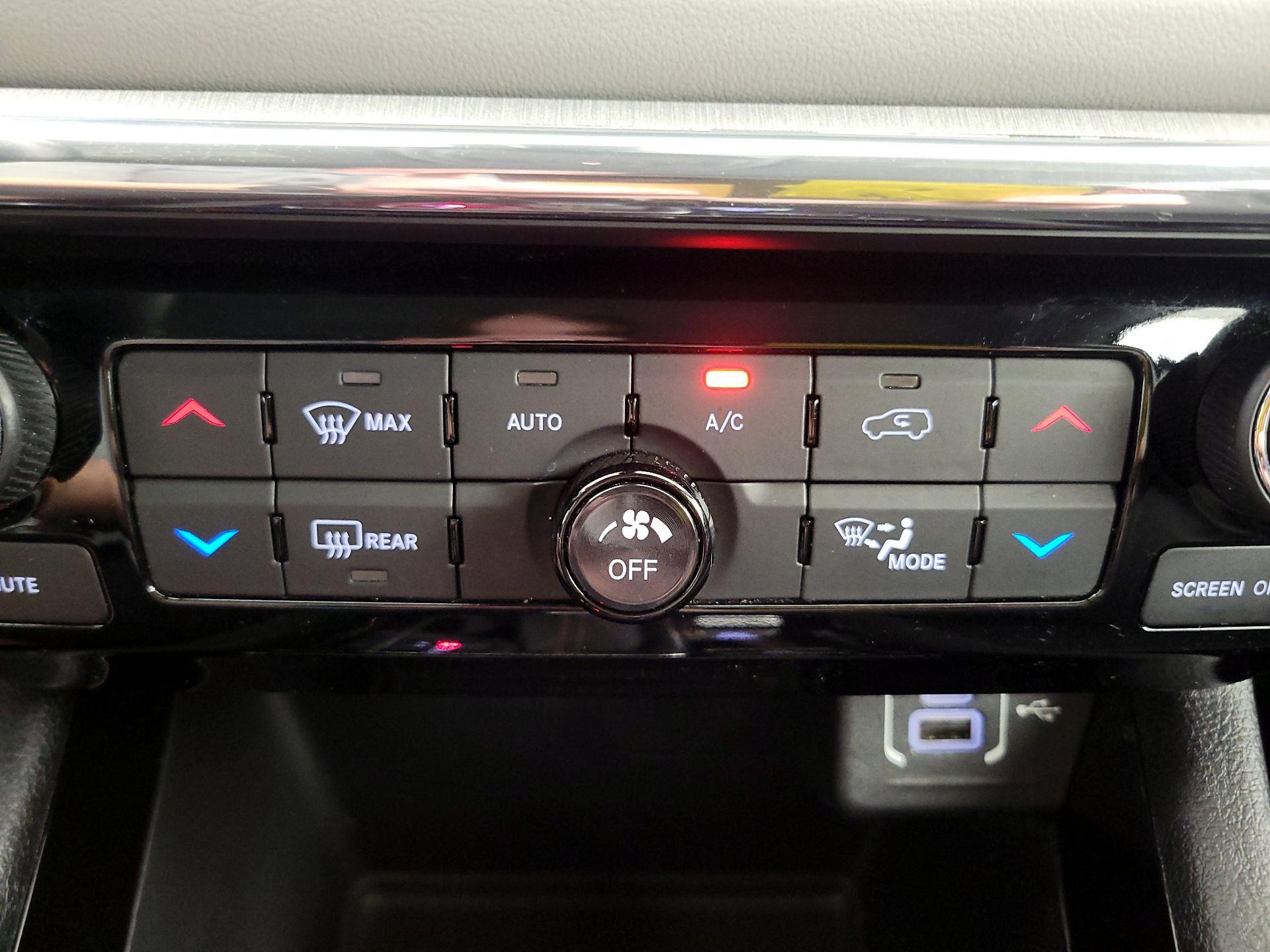 Thumbnail: 2022 Jeep Compass - 16