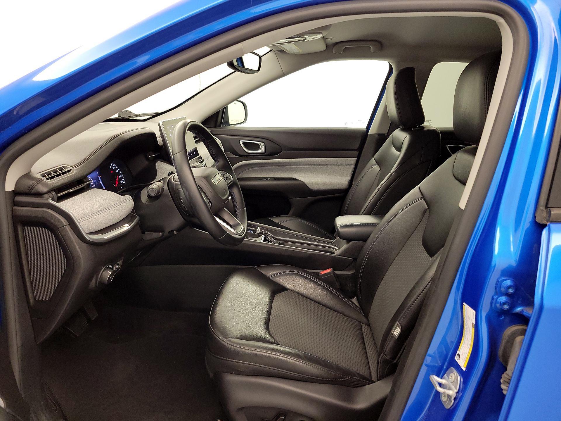 Thumbnail: 2022 Jeep Compass - 11