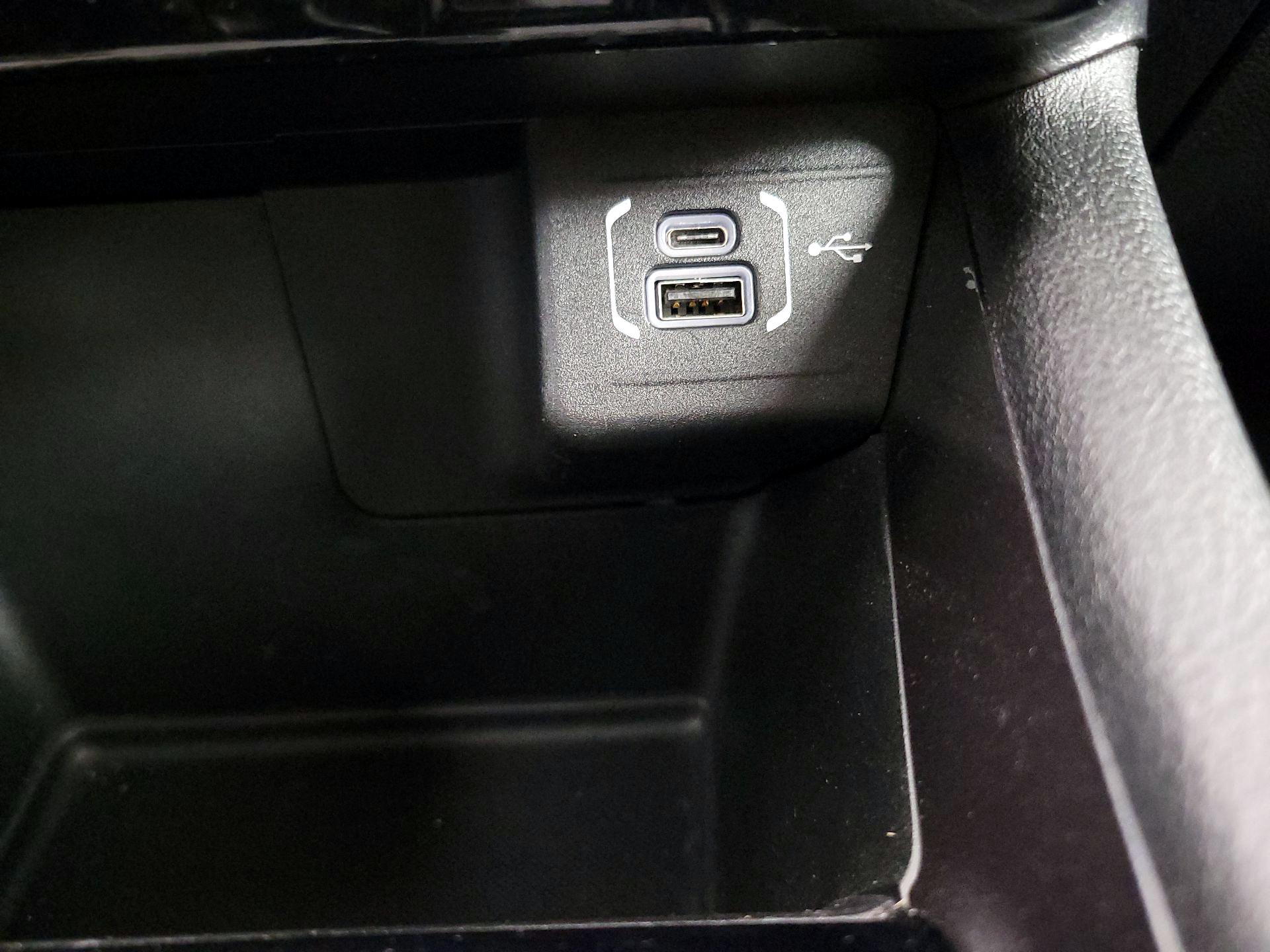 Thumbnail: 2022 Jeep Compass - 18