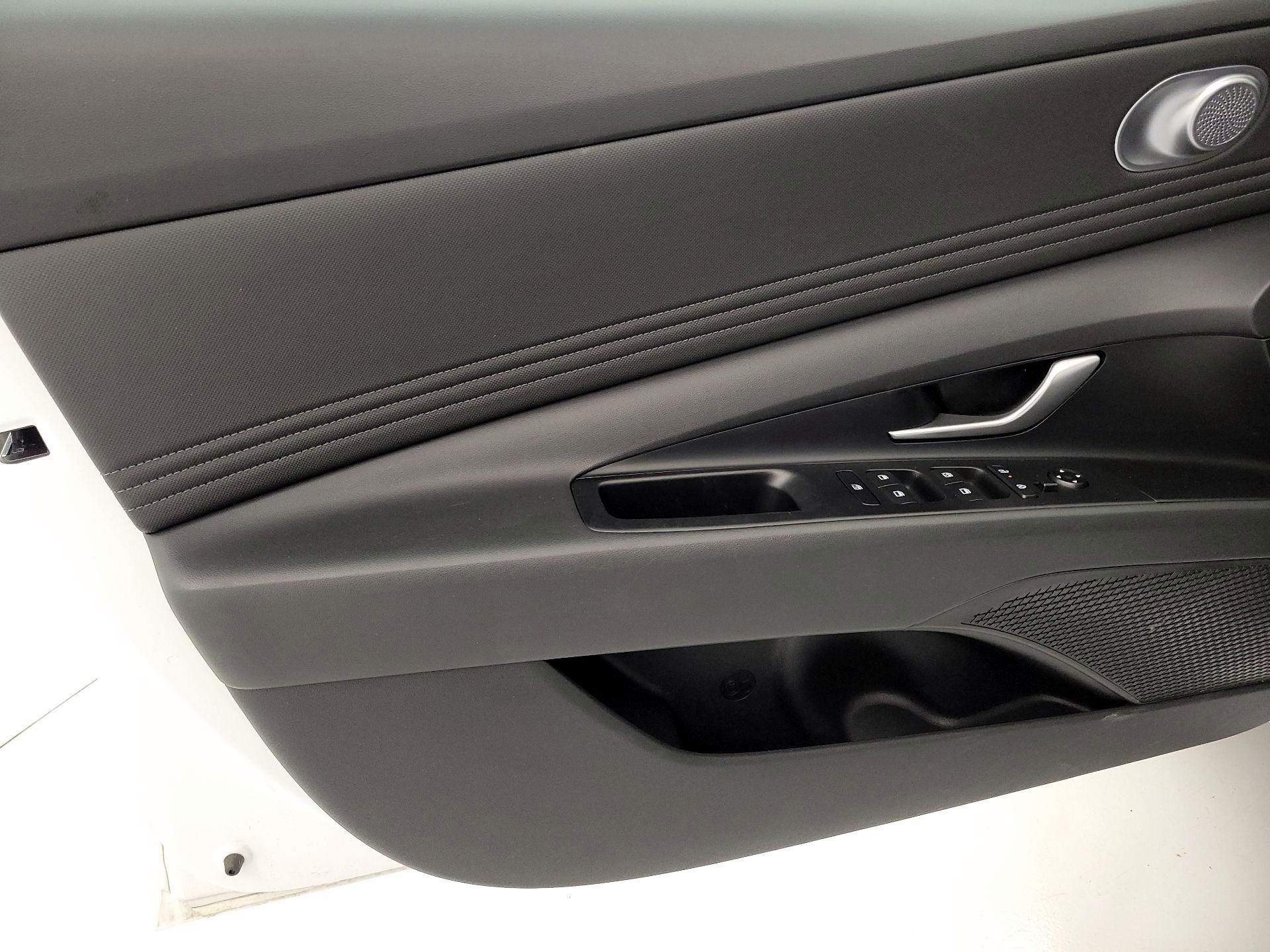 Thumbnail: 2025 Hyundai Elantra - 12