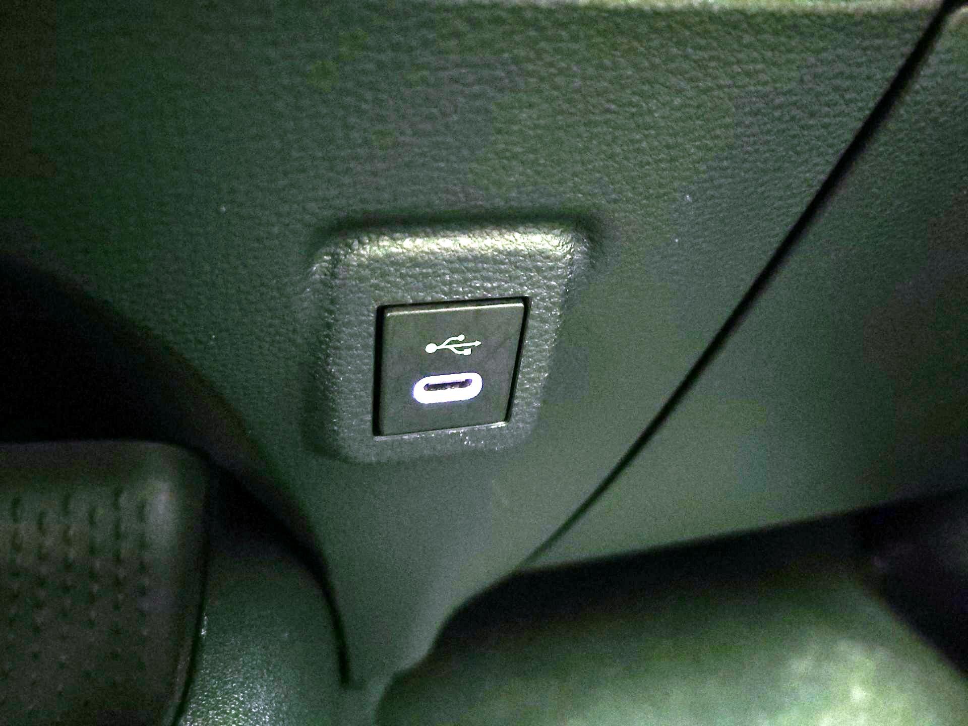 Thumbnail: 2025 Toyota Corolla - 17