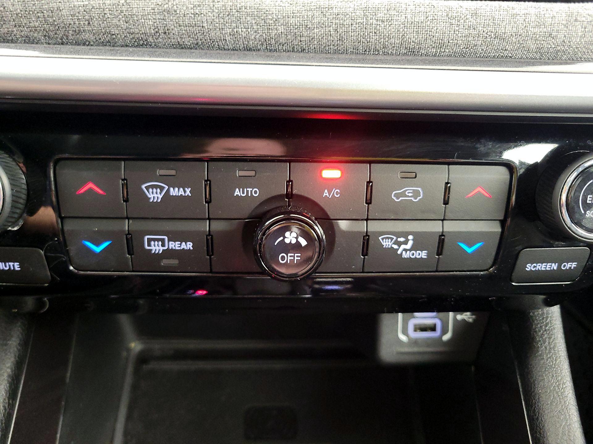 Thumbnail: 2022 Jeep Compass - 16