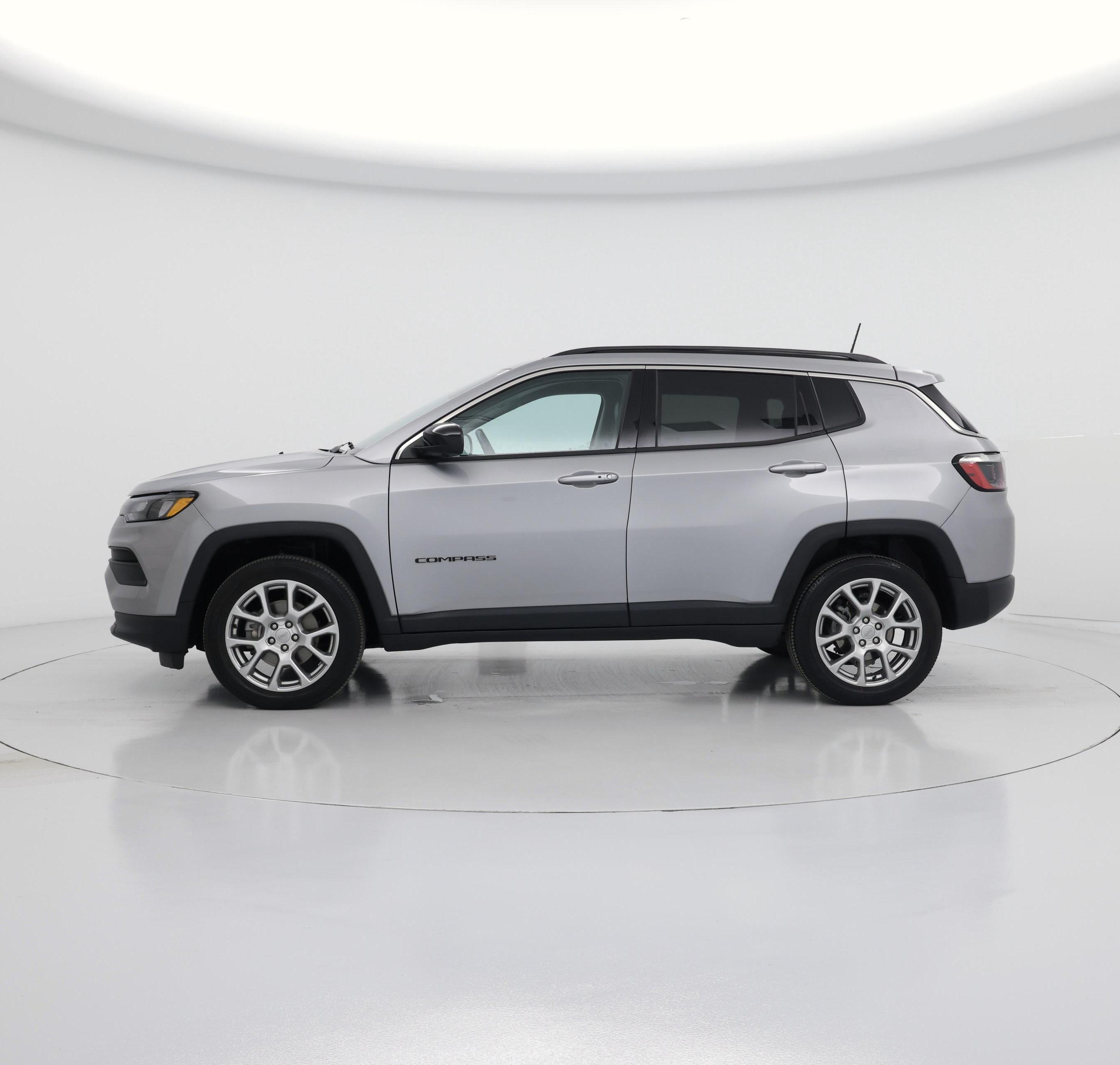 Thumbnail: 2022 Jeep Compass - 3