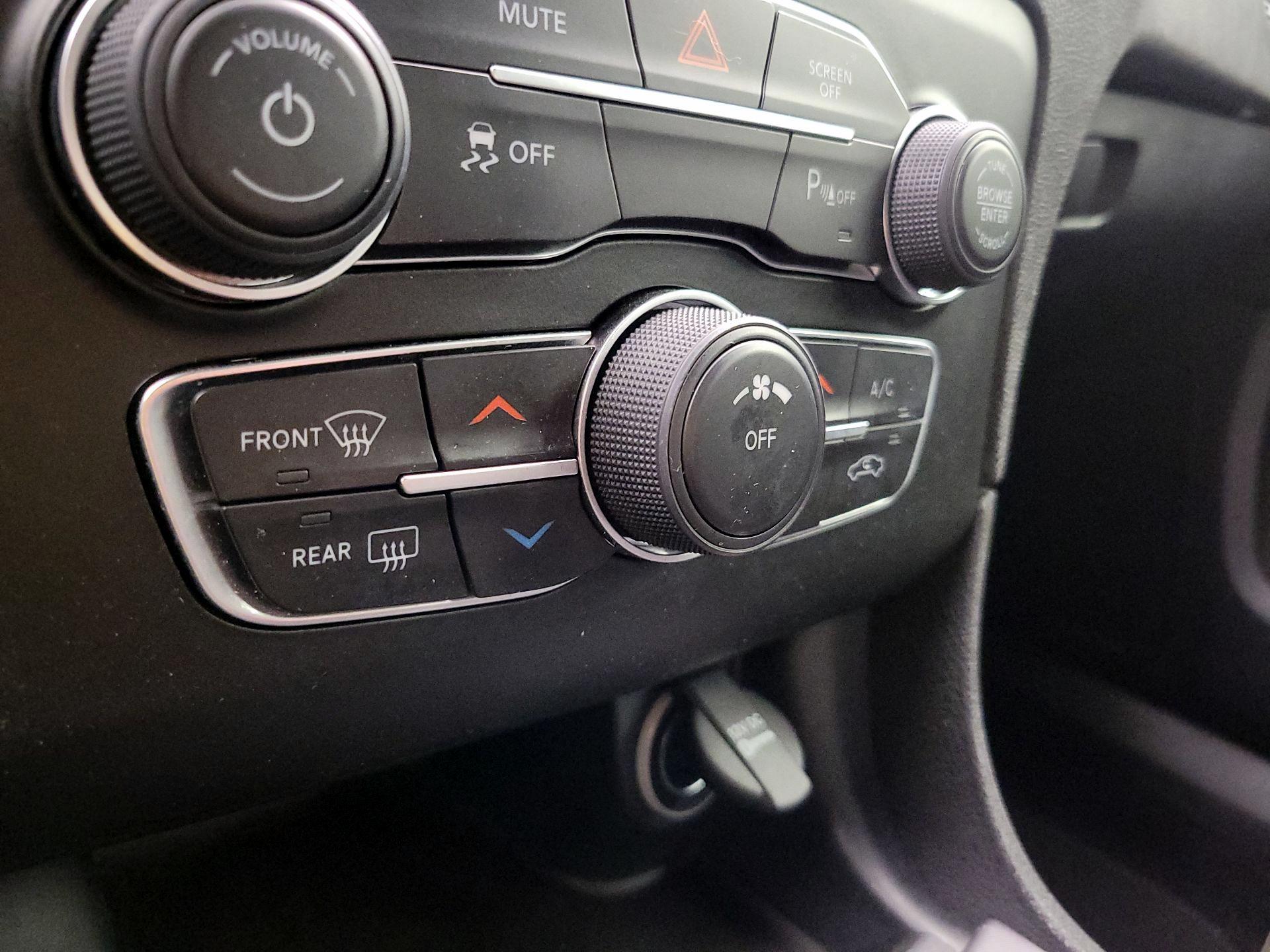 Thumbnail: 2022 Dodge Charger - 16