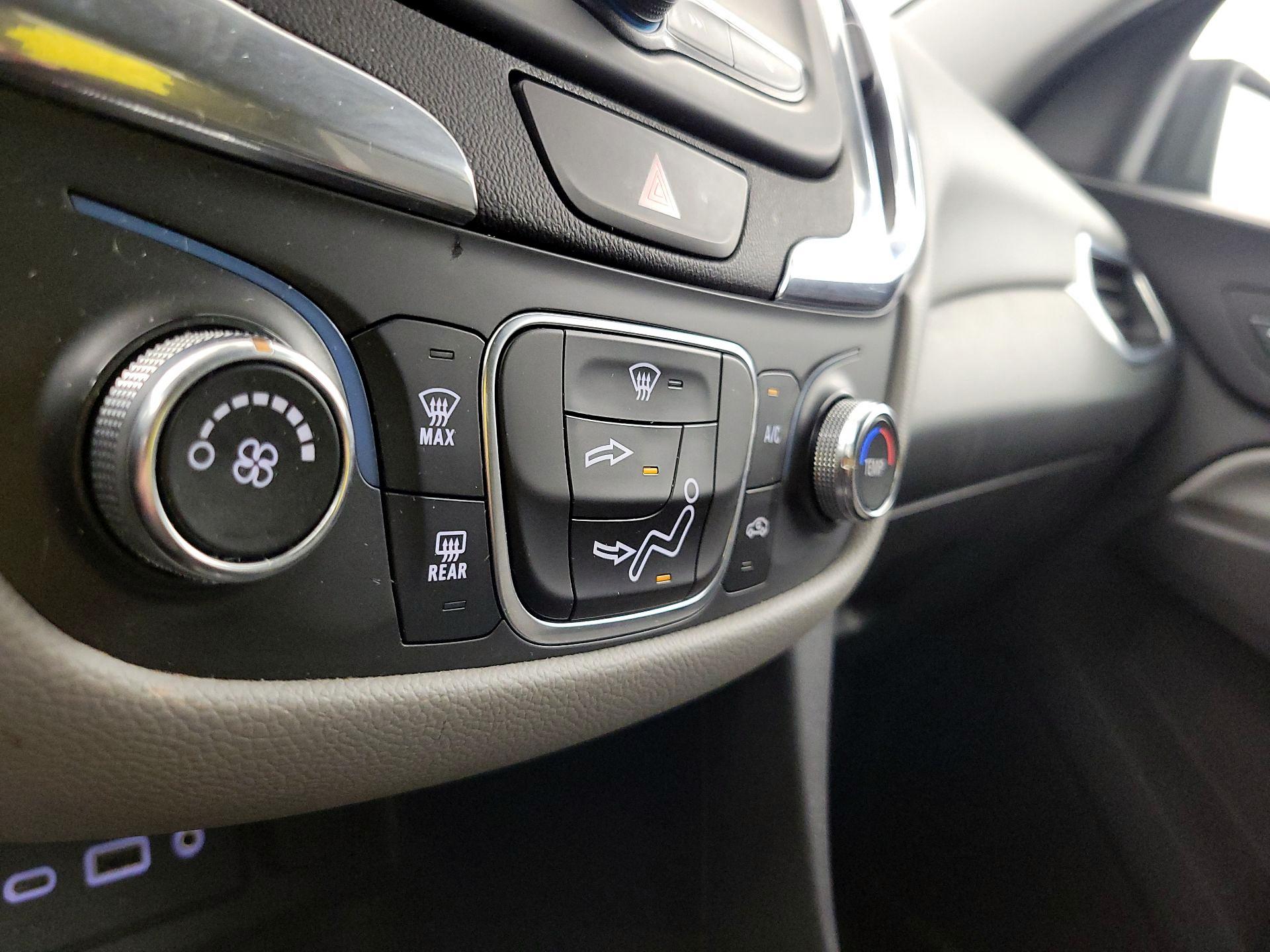Thumbnail: 2020 Chevrolet Equinox - 16