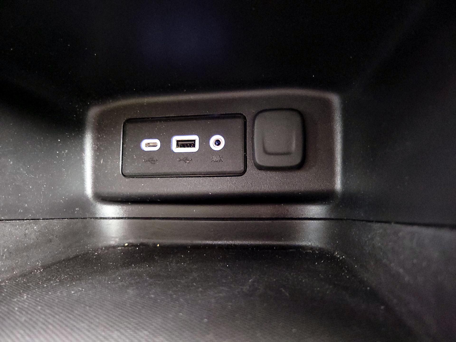 Thumbnail: 2020 Chevrolet Equinox - 18