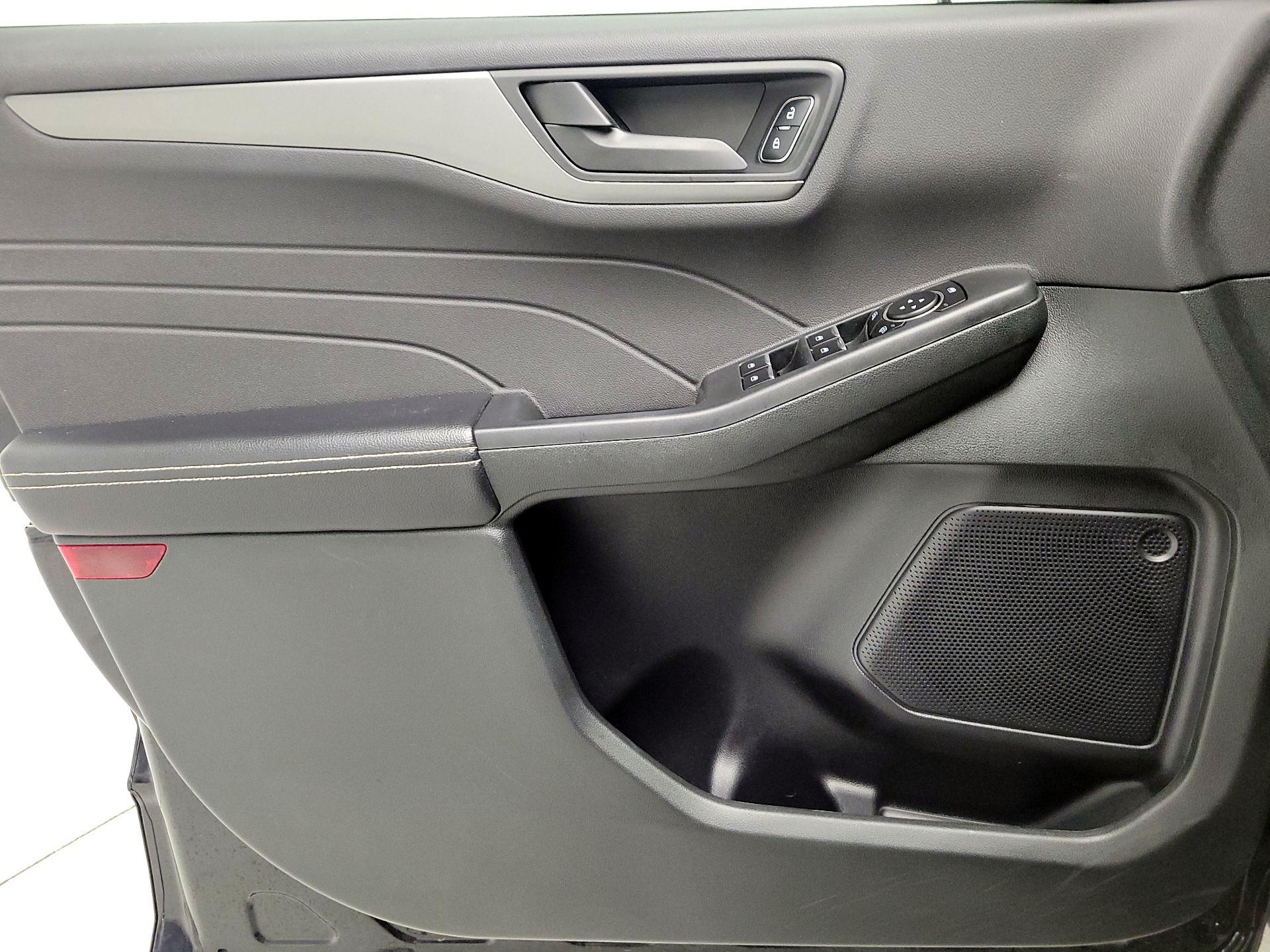 Thumbnail: 2023 Ford Escape - 12