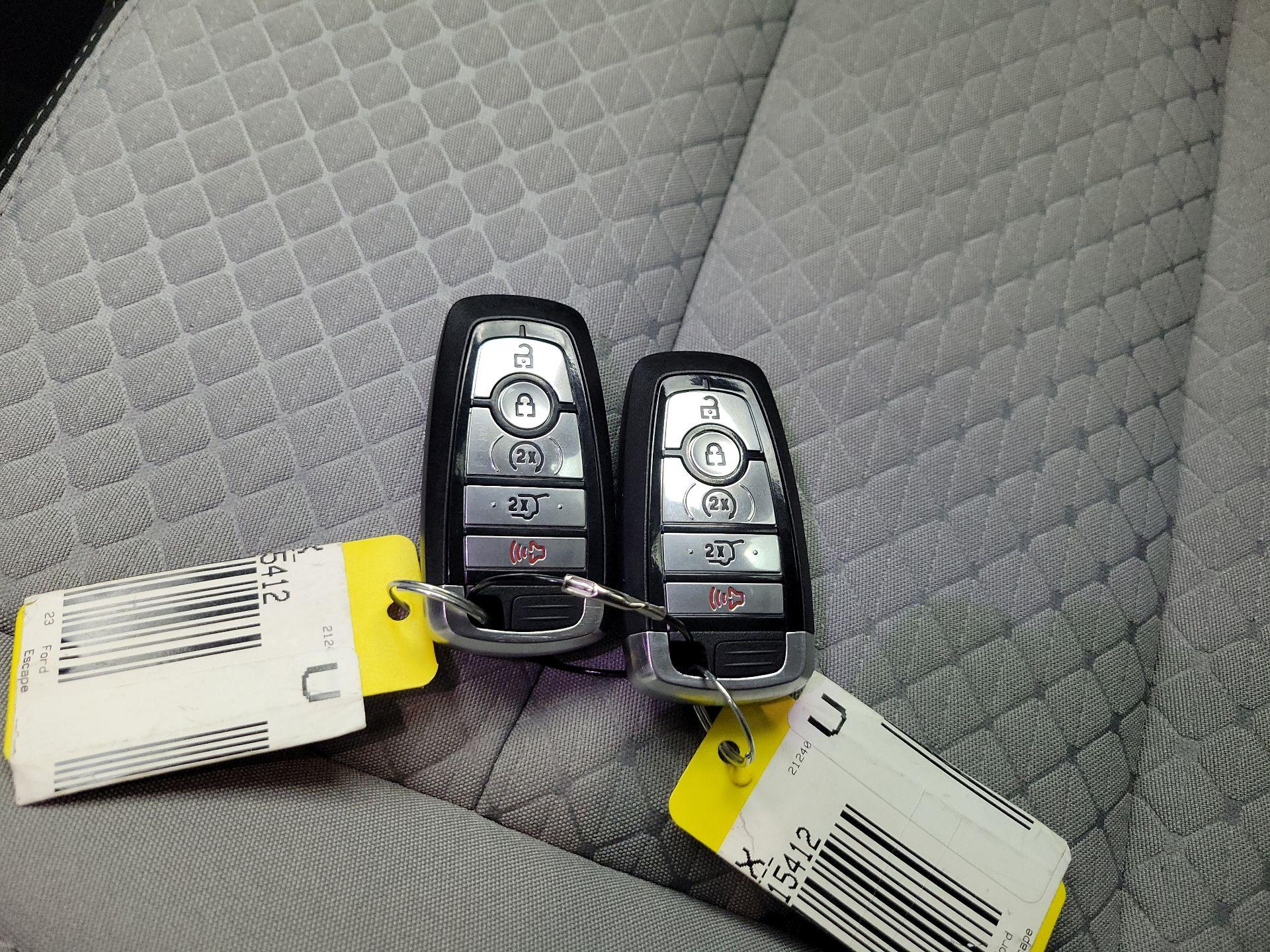 Thumbnail: 2023 Ford Escape - 18