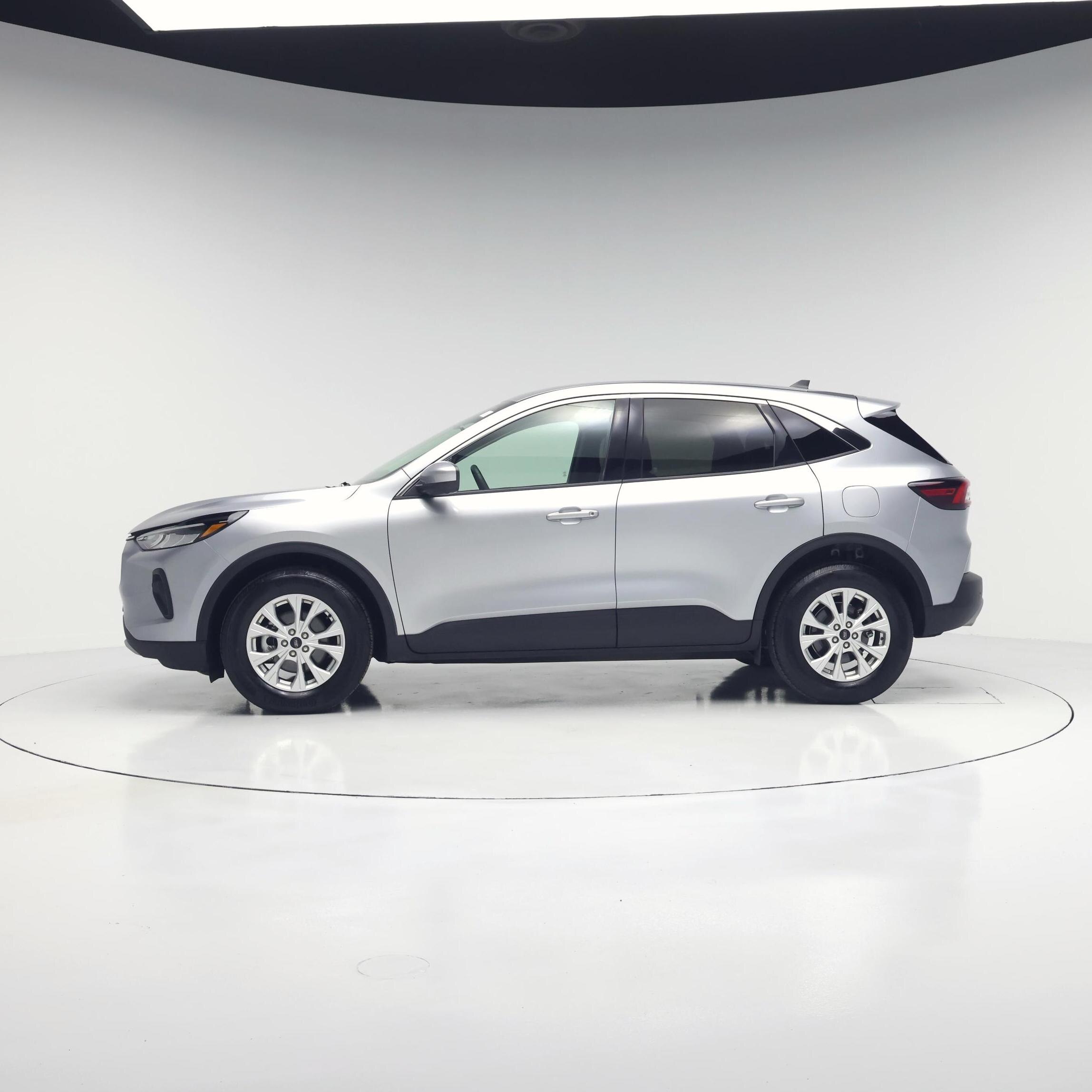 Thumbnail: 2023 Ford Escape - 3