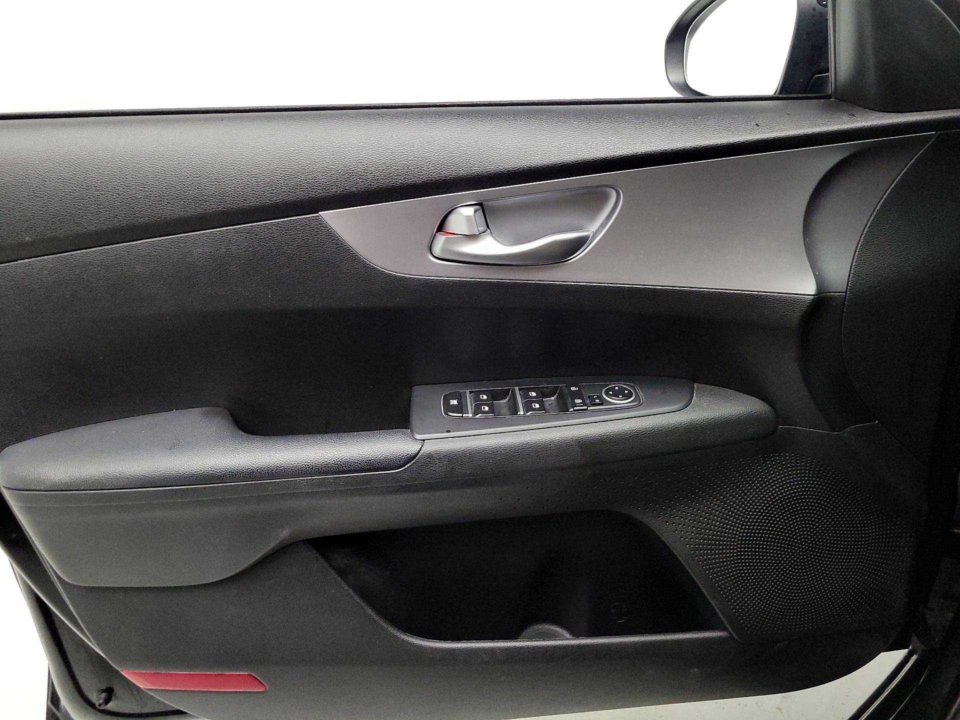 Thumbnail: 2023 Kia Forte - 12