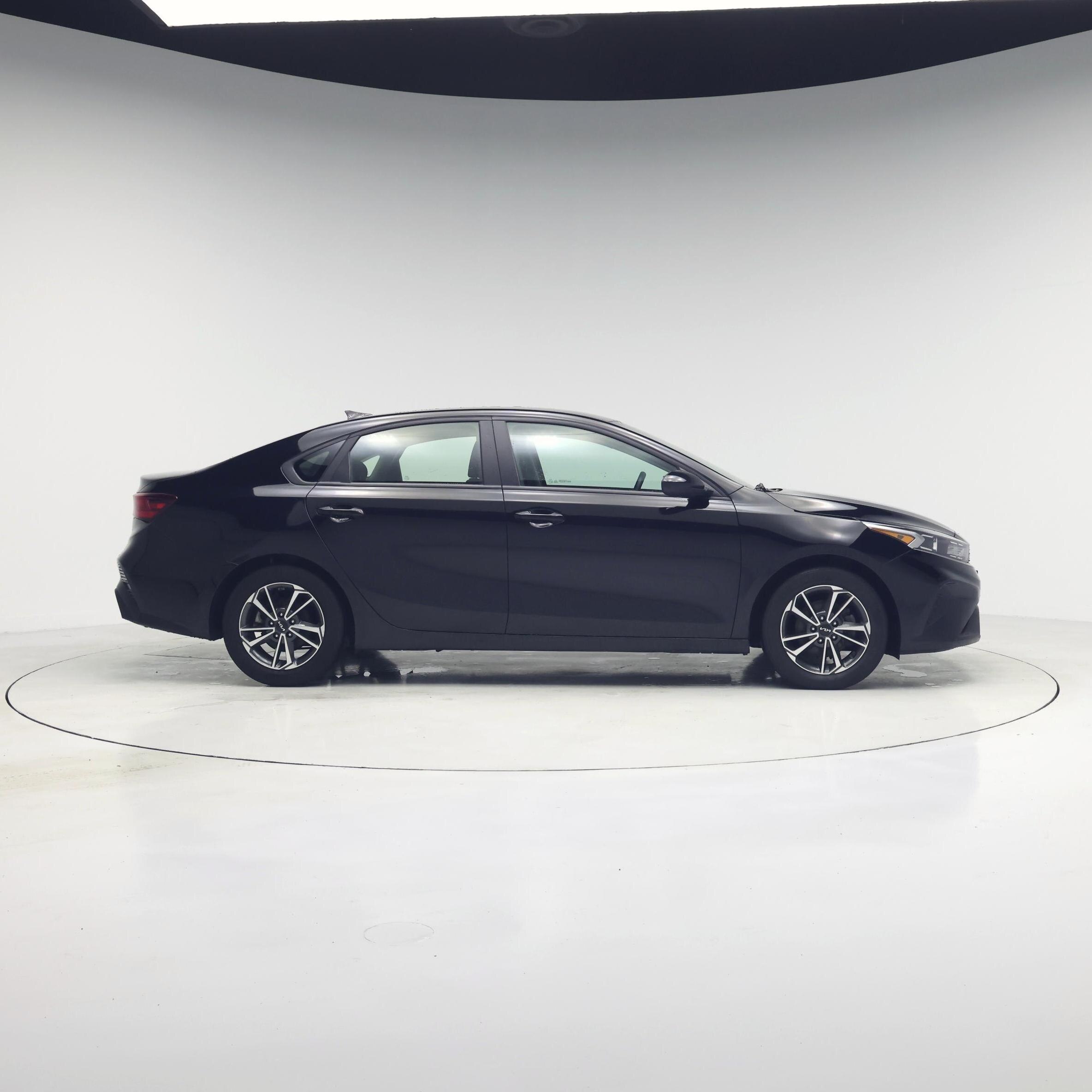 Thumbnail: 2023 Kia Forte - 7