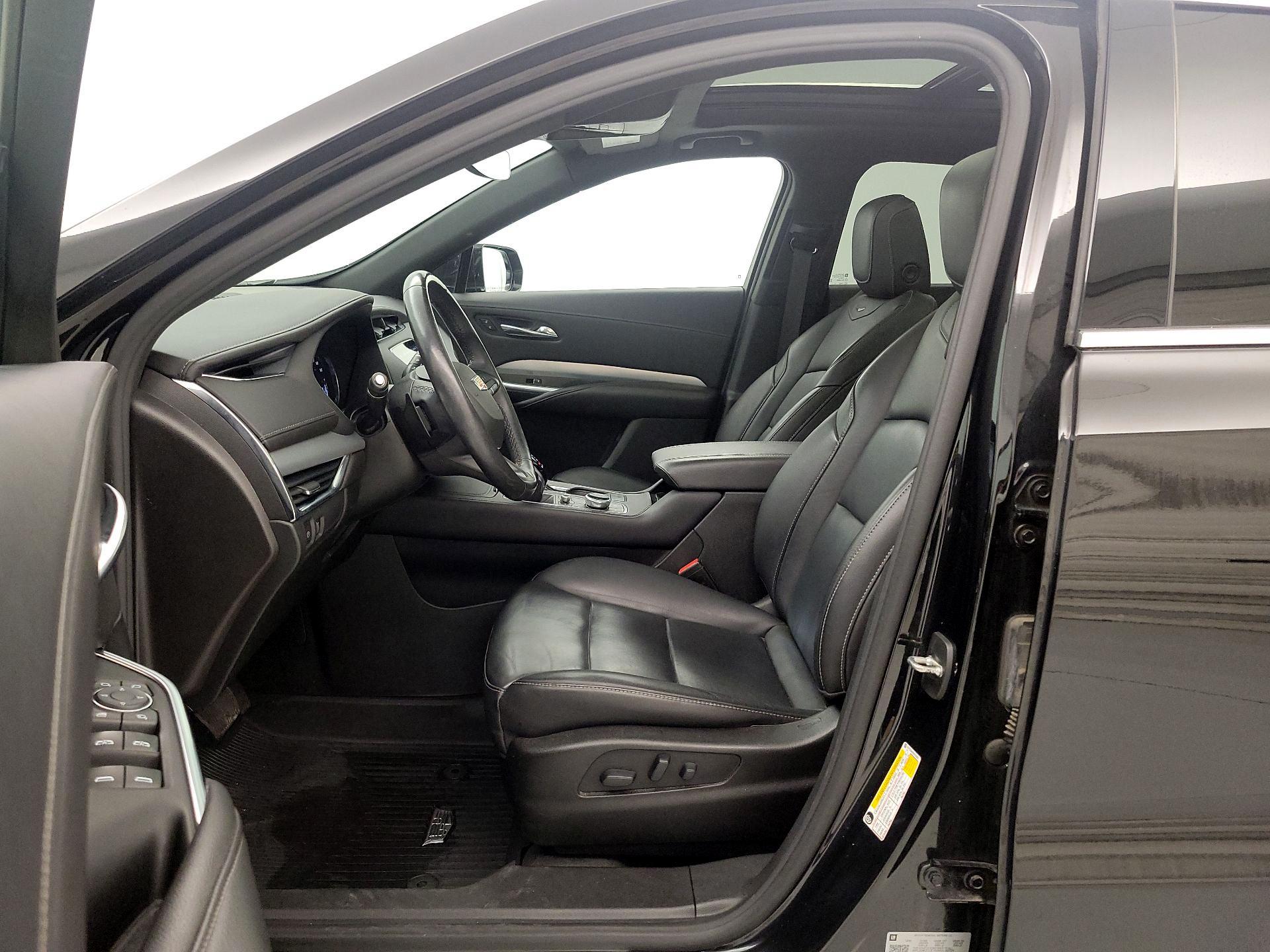 Thumbnail: 2021 Cadillac XT4 - 11