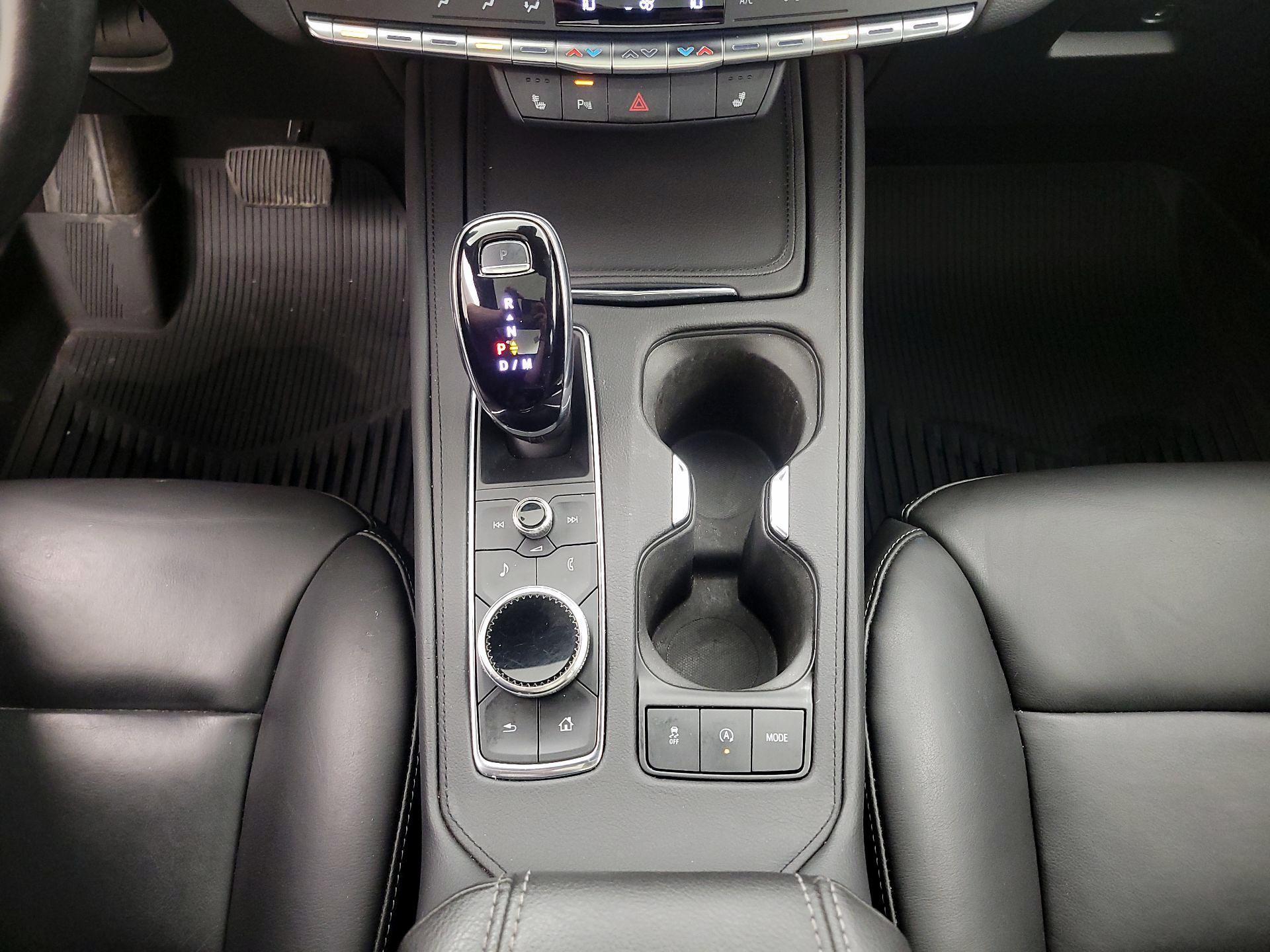 Thumbnail: 2021 Cadillac XT4 - 17