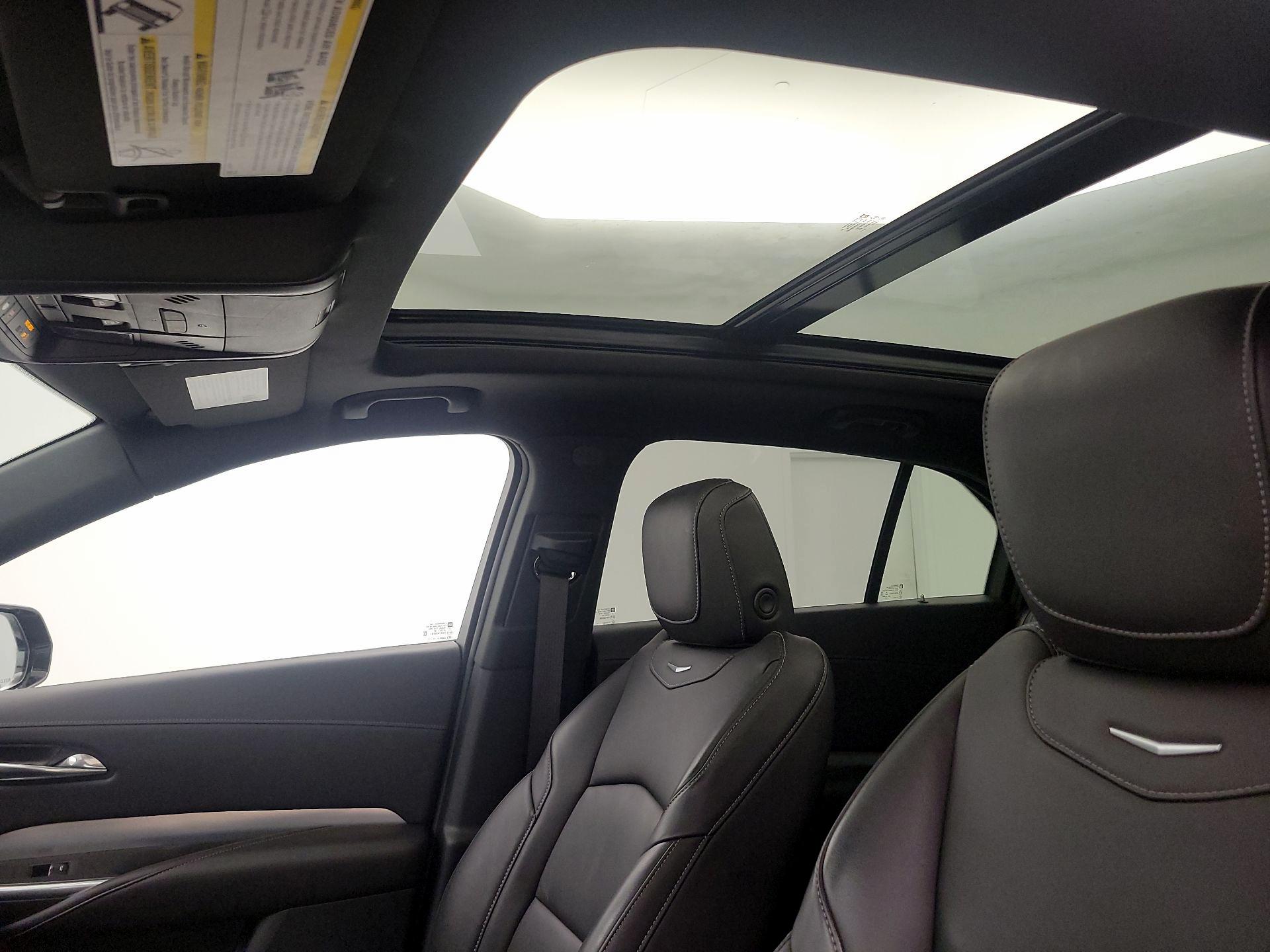 Thumbnail: 2021 Cadillac XT4 - 19