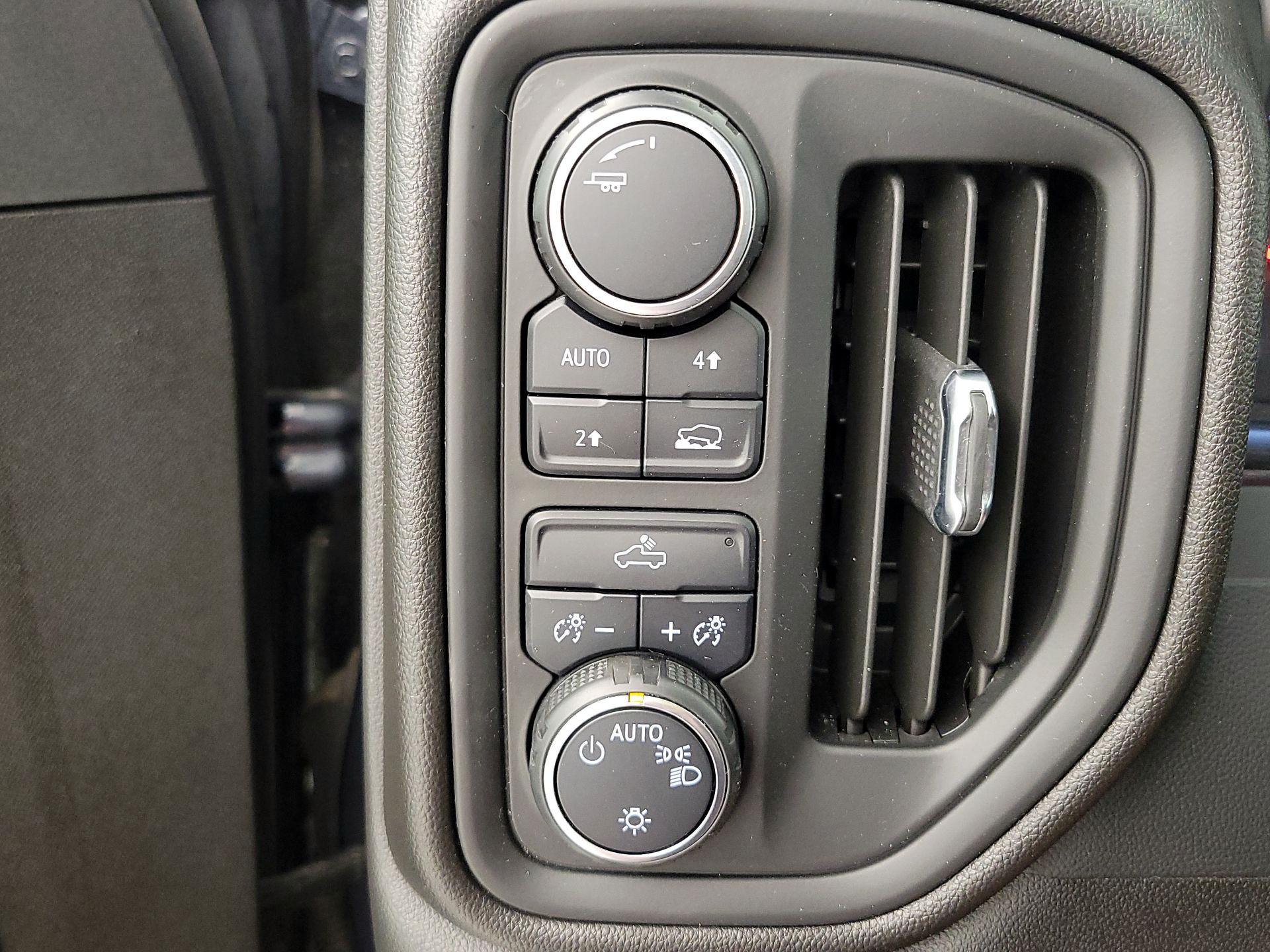 Thumbnail: 2021 Chevrolet Silverado 1500 - 13