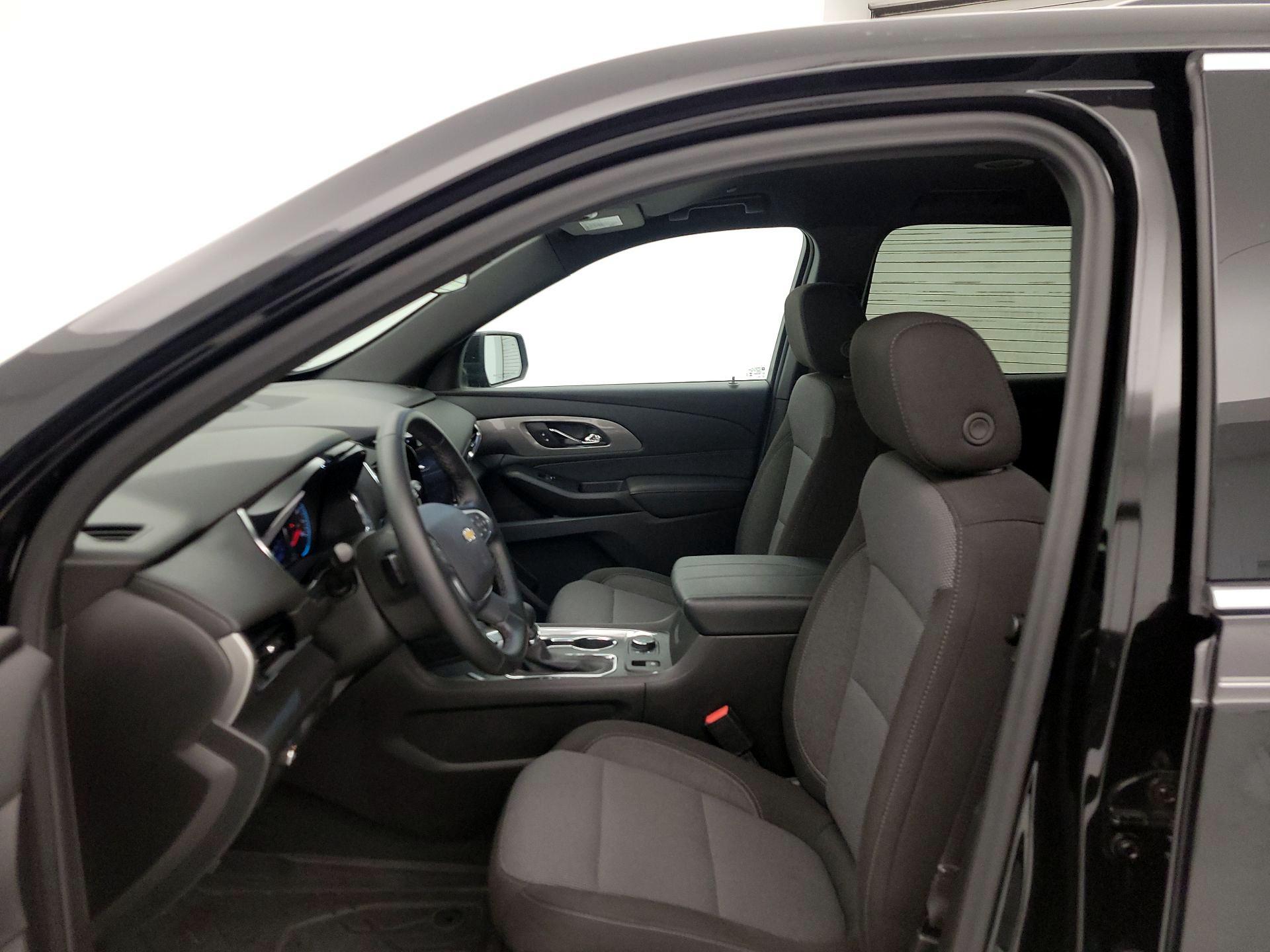 Thumbnail: 2023 Chevrolet Traverse - 11