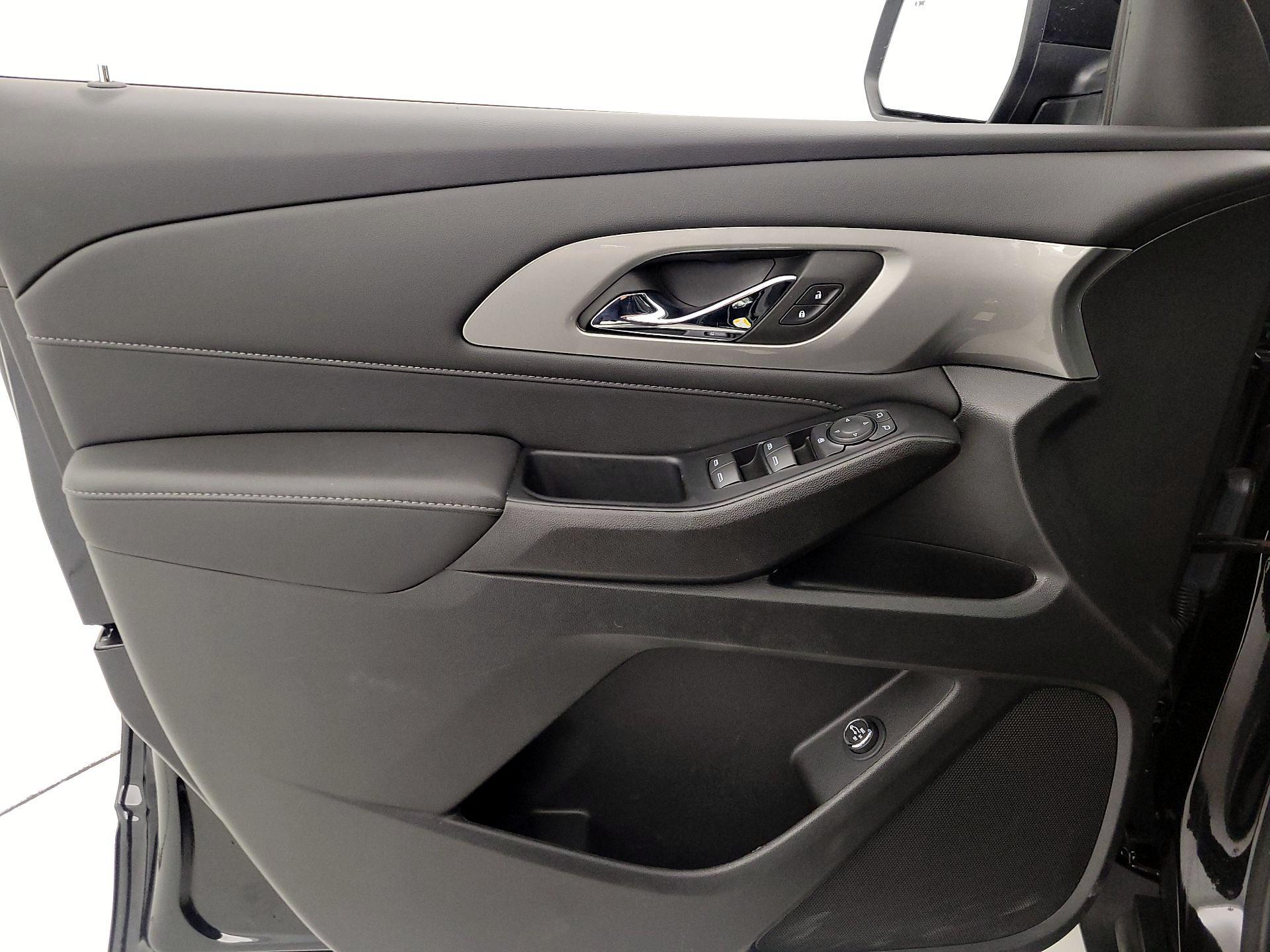 Thumbnail: 2023 Chevrolet Traverse - 12