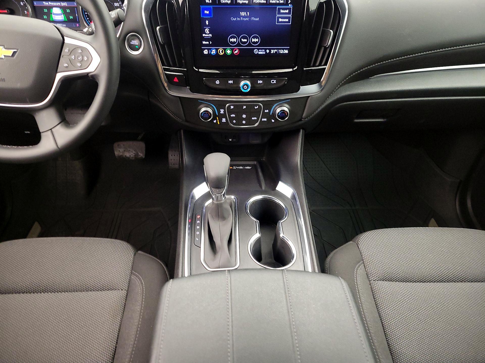 Thumbnail: 2023 Chevrolet Traverse - 17