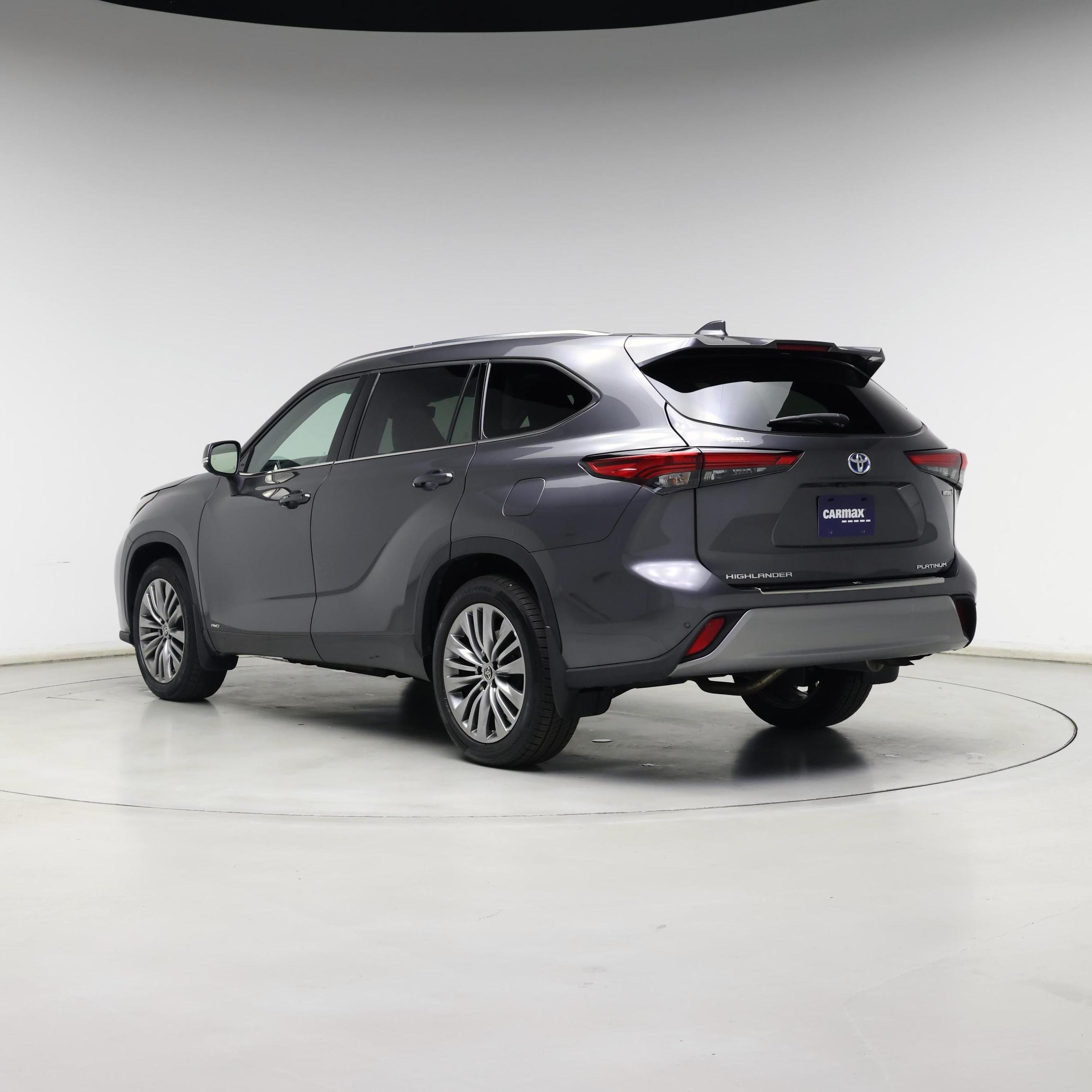 Thumbnail: 2022 Toyota Highlander - 2