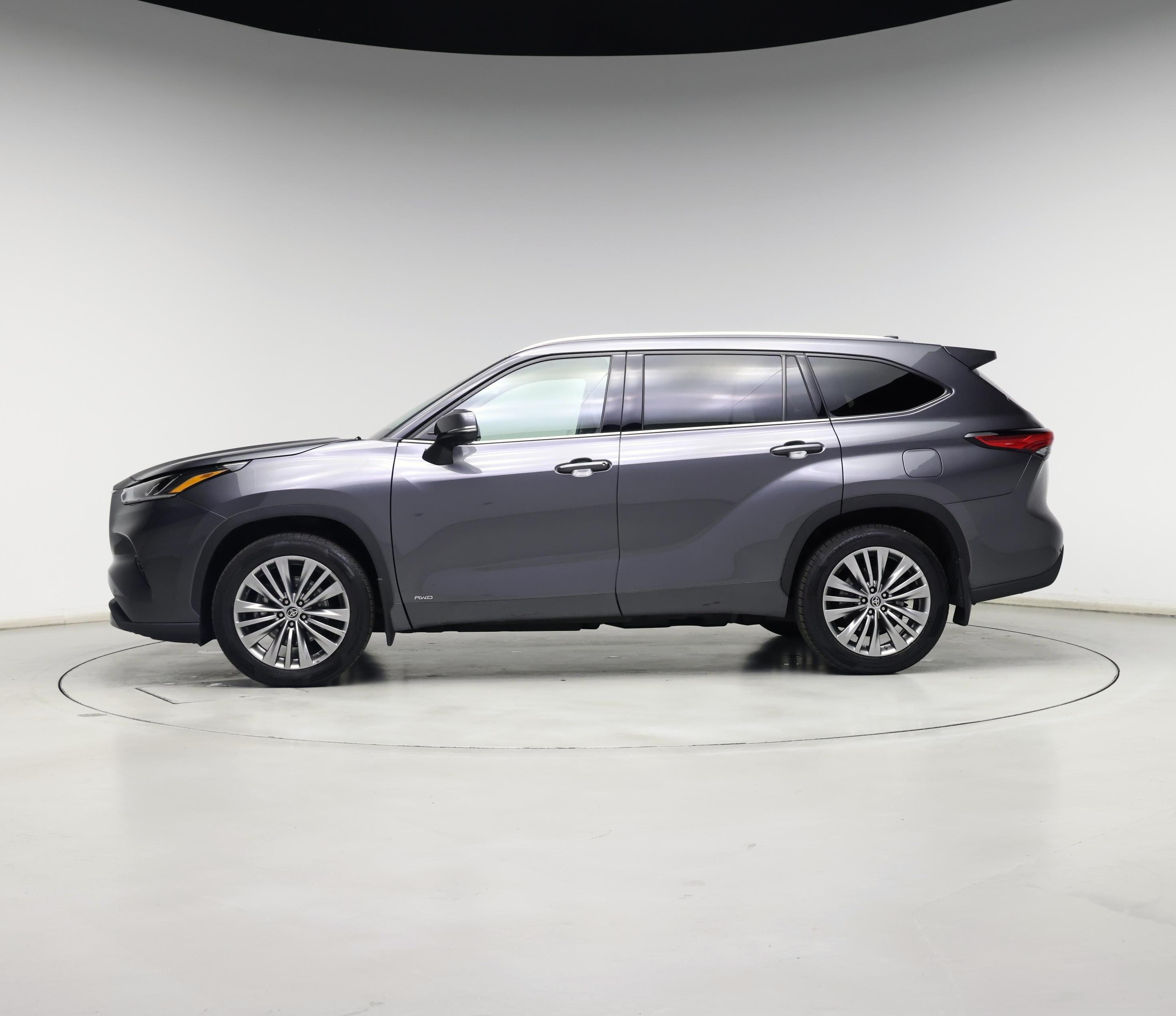 Thumbnail: 2022 Toyota Highlander - 3