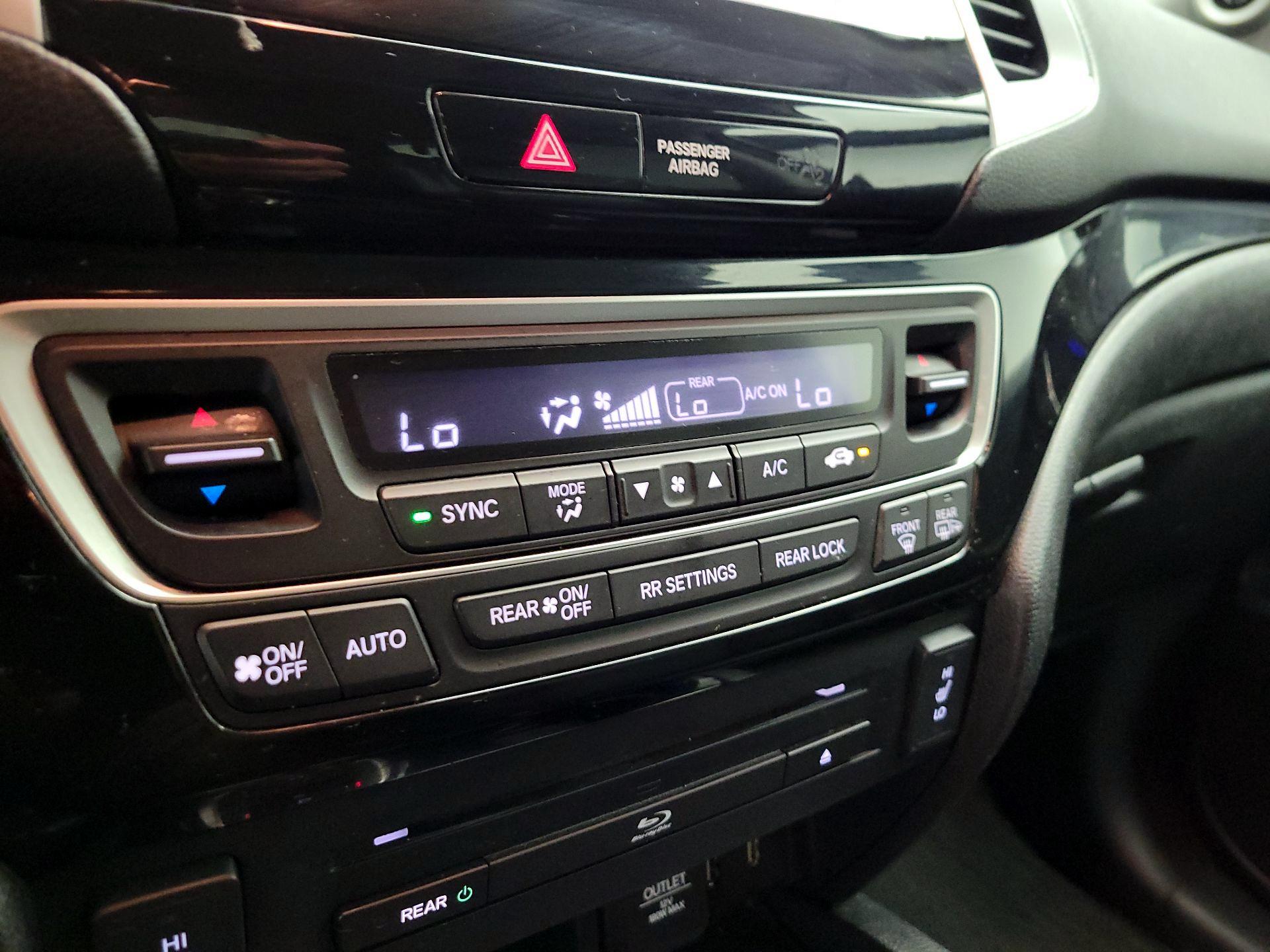 Thumbnail: 2016 Honda Pilot - 14