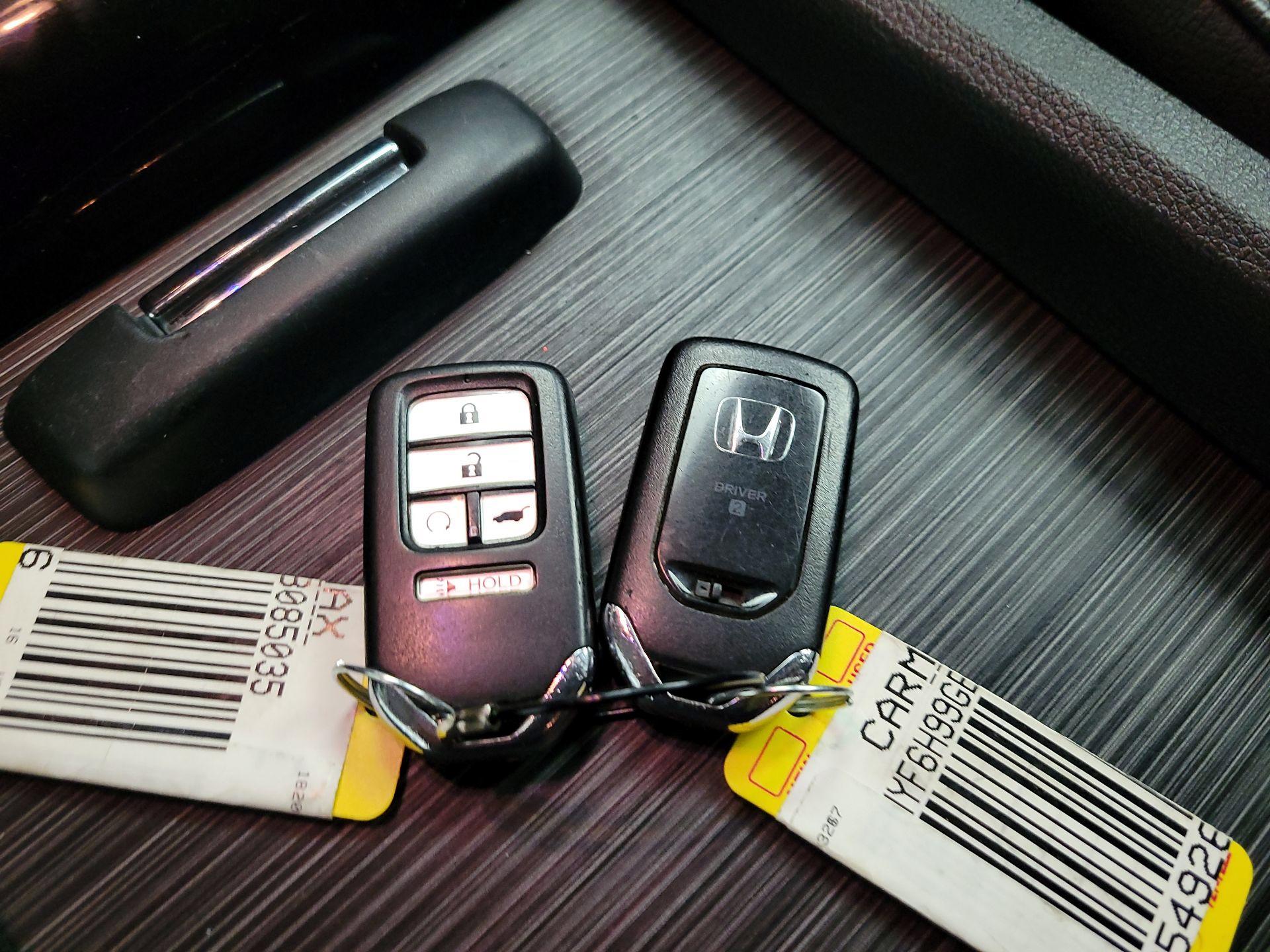 Thumbnail: 2016 Honda Pilot - 18