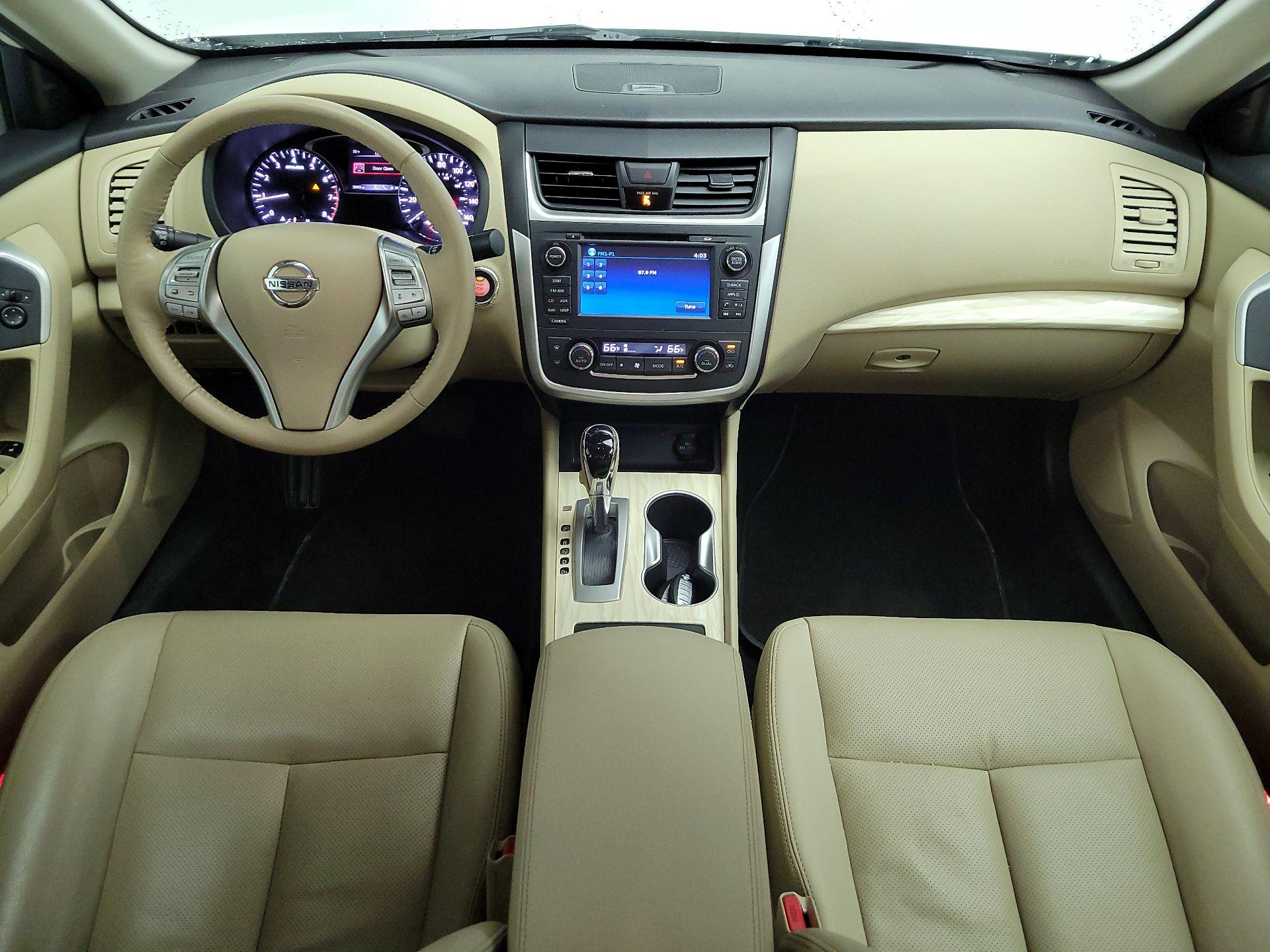 Thumbnail: 2016 Nissan Altima - 9