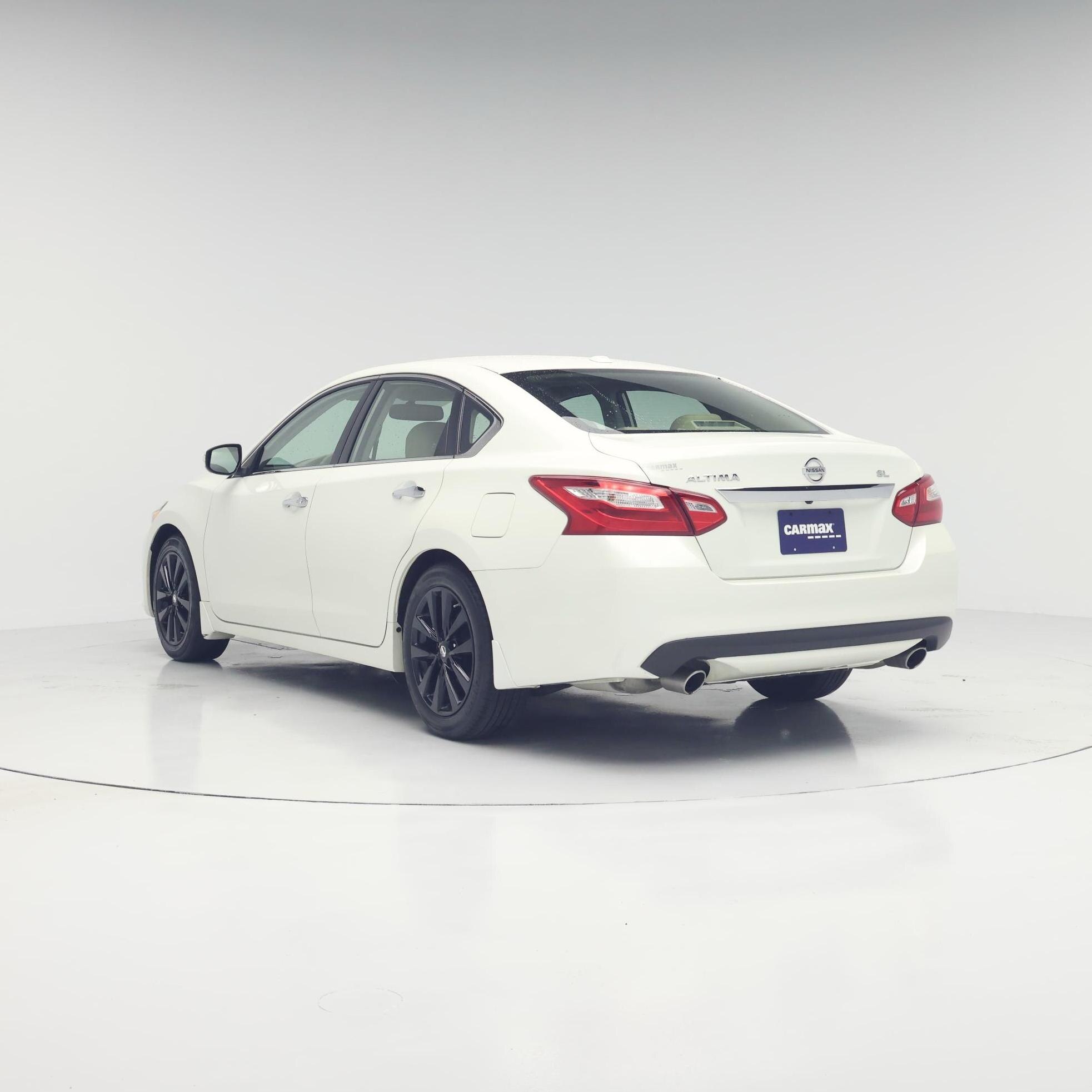 Thumbnail: 2016 Nissan Altima - 2