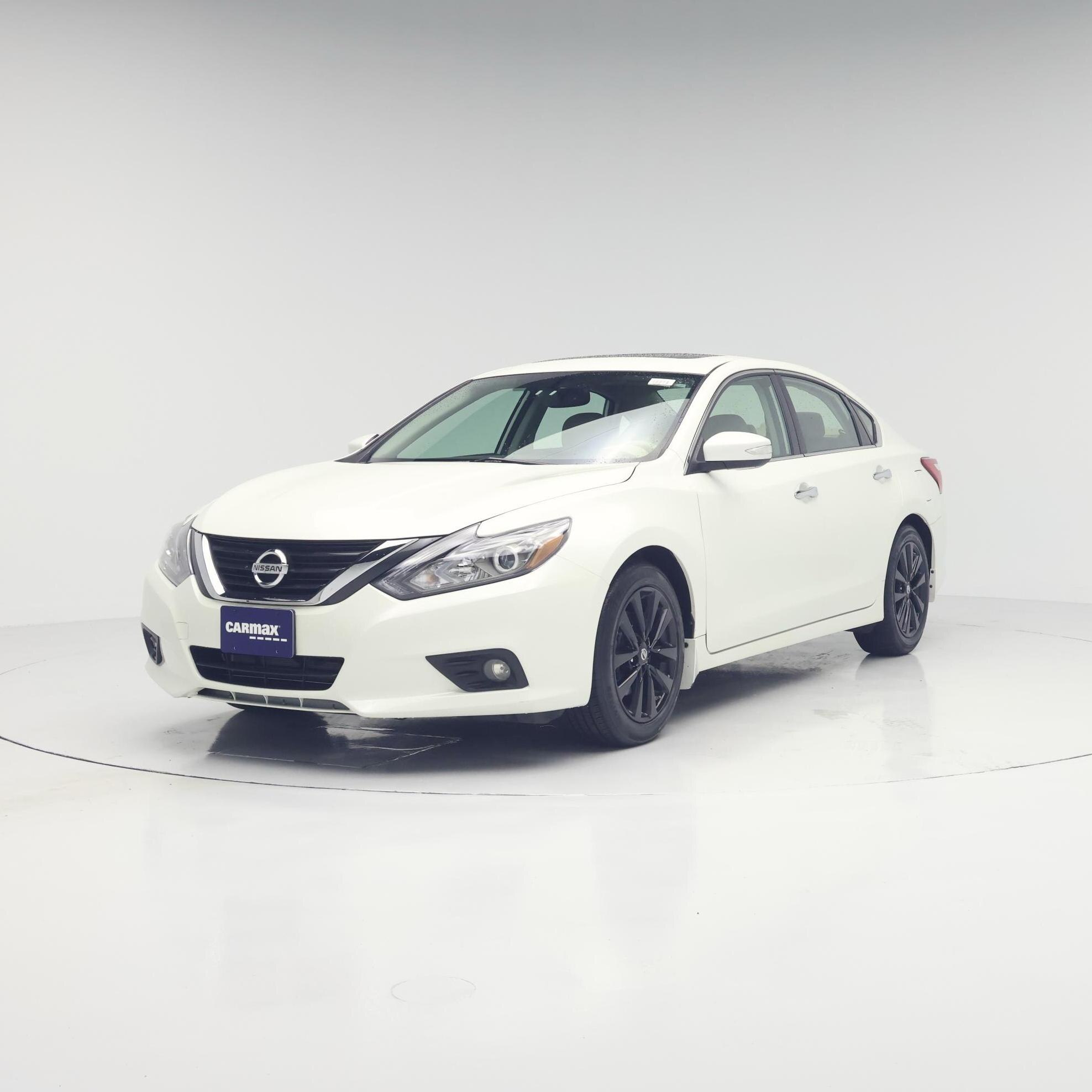 Thumbnail: 2016 Nissan Altima - 4