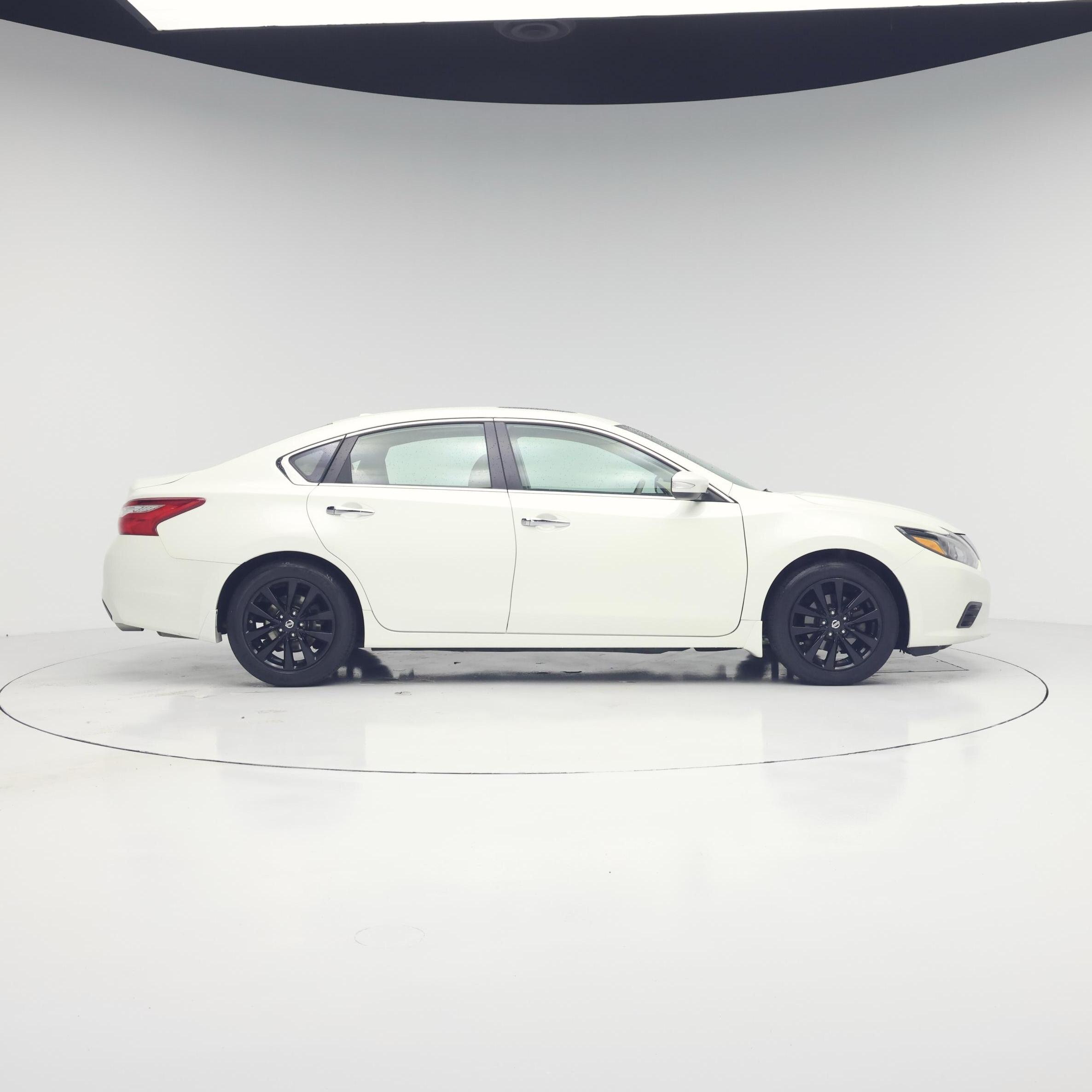 Thumbnail: 2016 Nissan Altima - 7