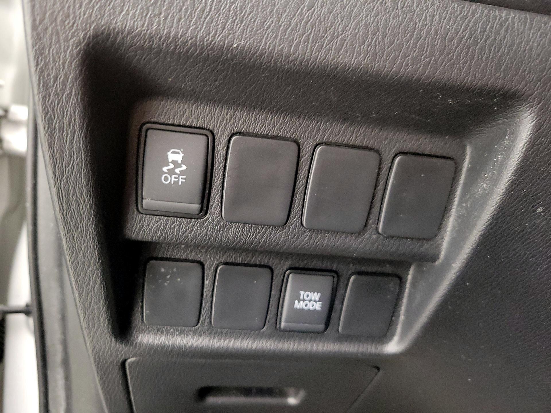 Thumbnail: 2018 Nissan Pathfinder - 13