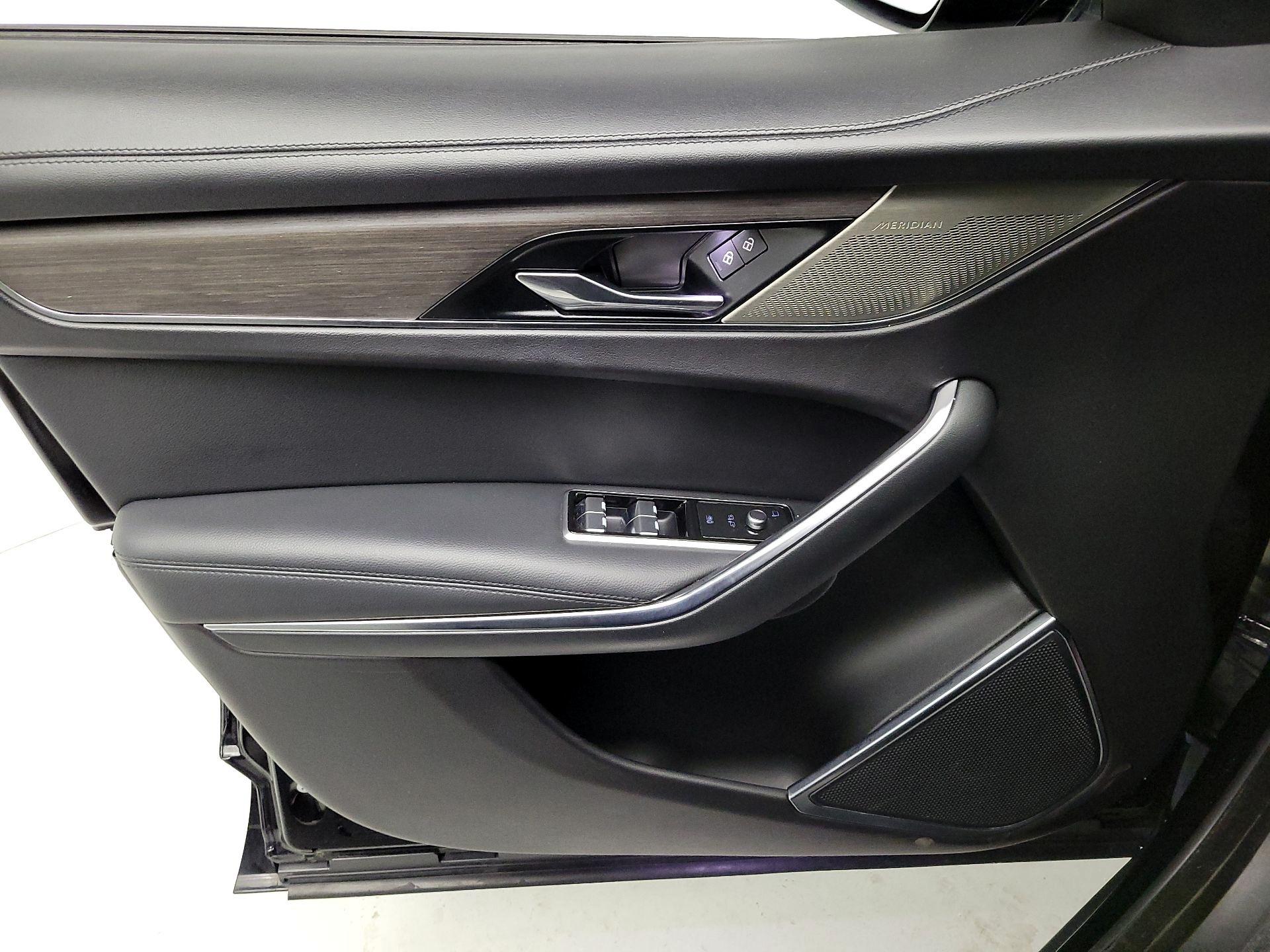 Thumbnail: 2021 Jaguar F-Pace - 12