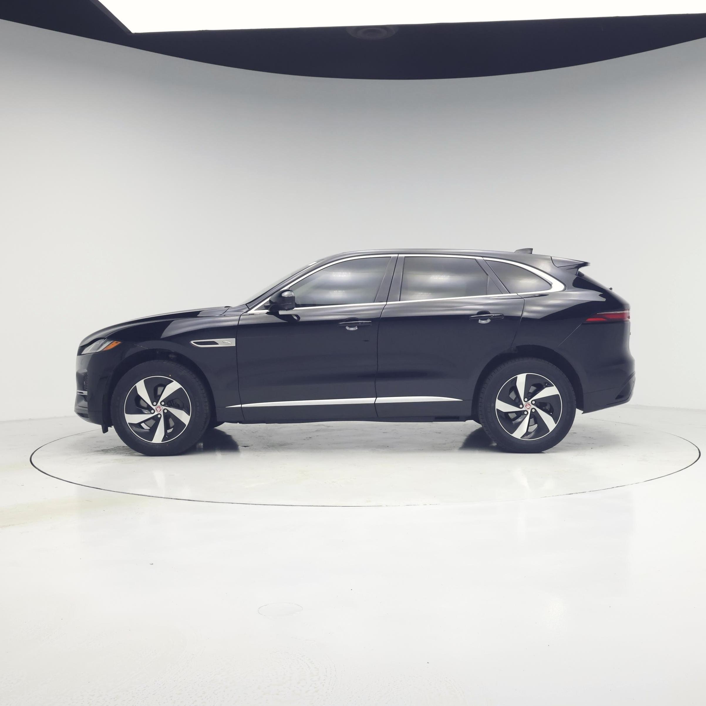 Thumbnail: 2021 Jaguar F-Pace - 3