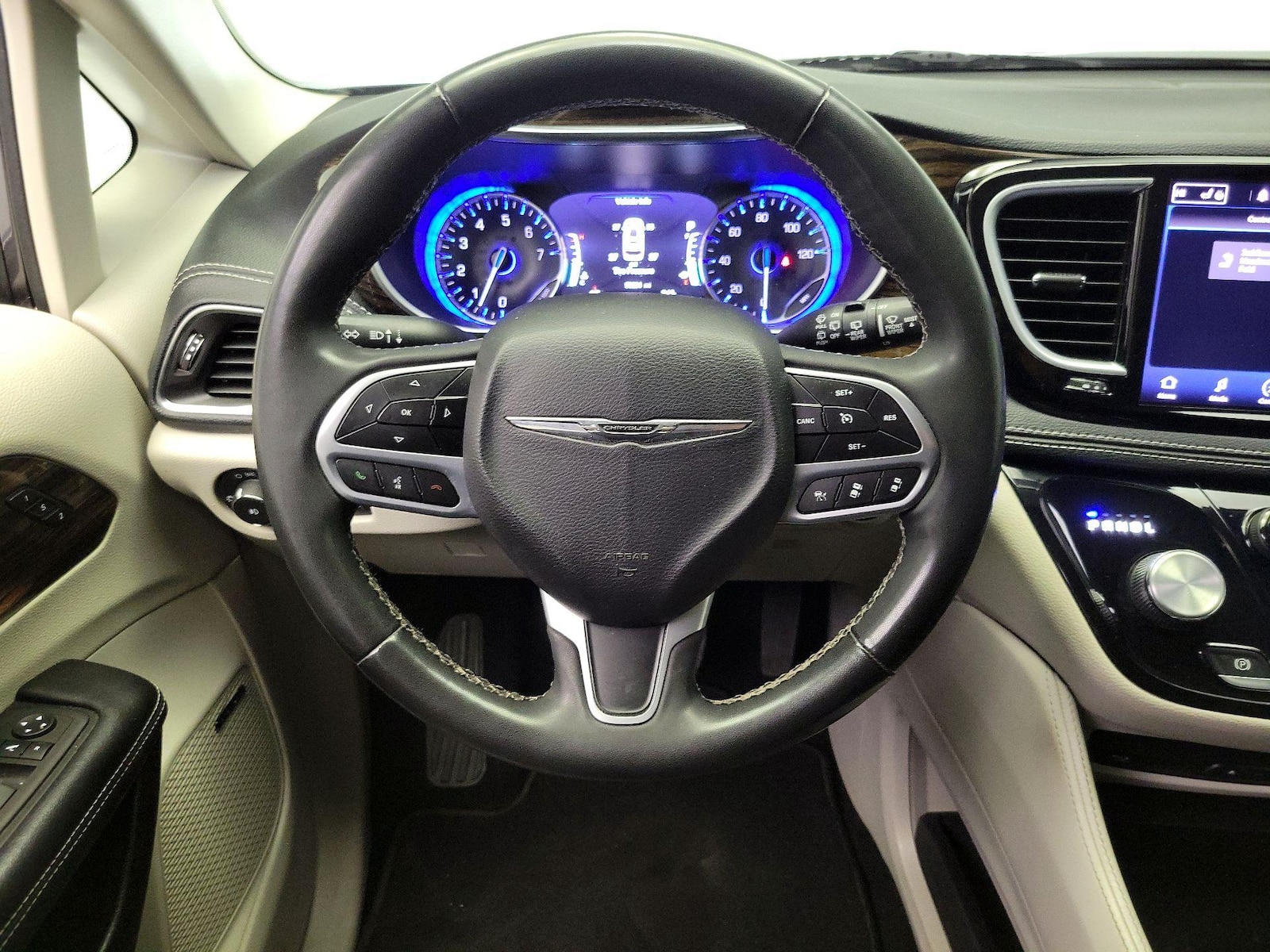 2023 Chrysler Pacifica Limited - Photo 11