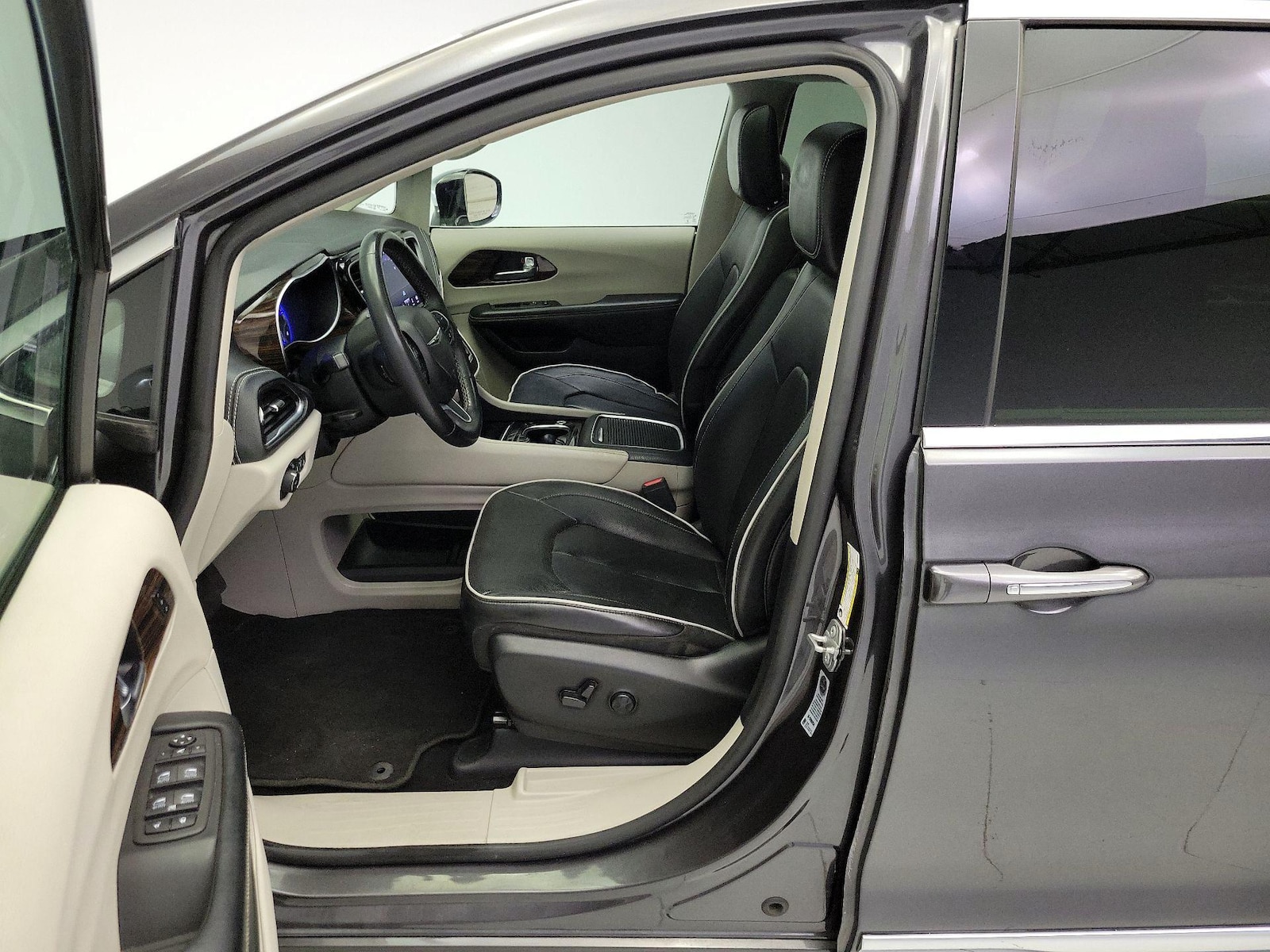 2023 Chrysler Pacifica Limited - Photo 12