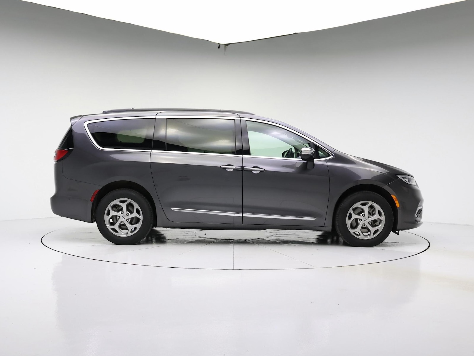 2023 Chrysler Pacifica Limited - Photo 8