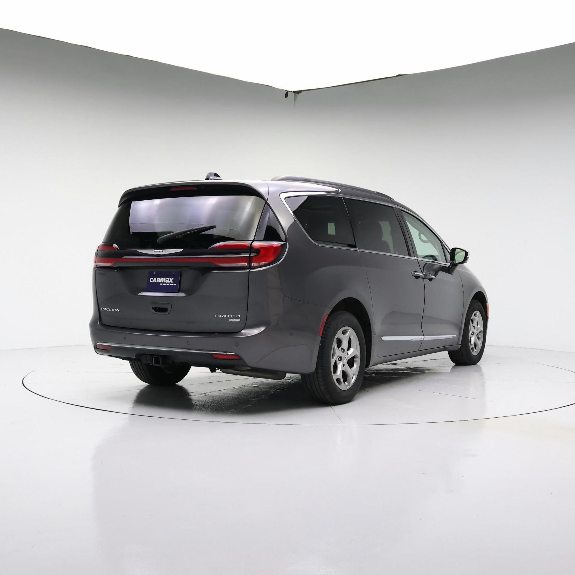 Thumbnail: 2023 Chrysler Pacifica - 8