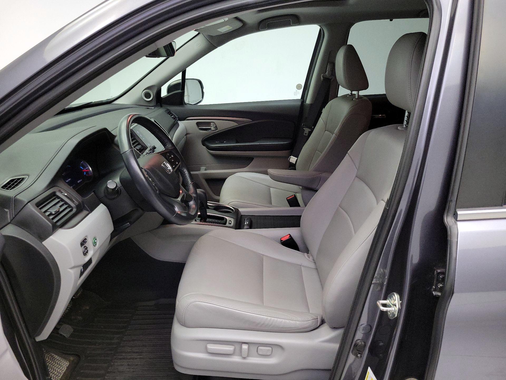 Thumbnail: 2019 Honda Pilot - 11