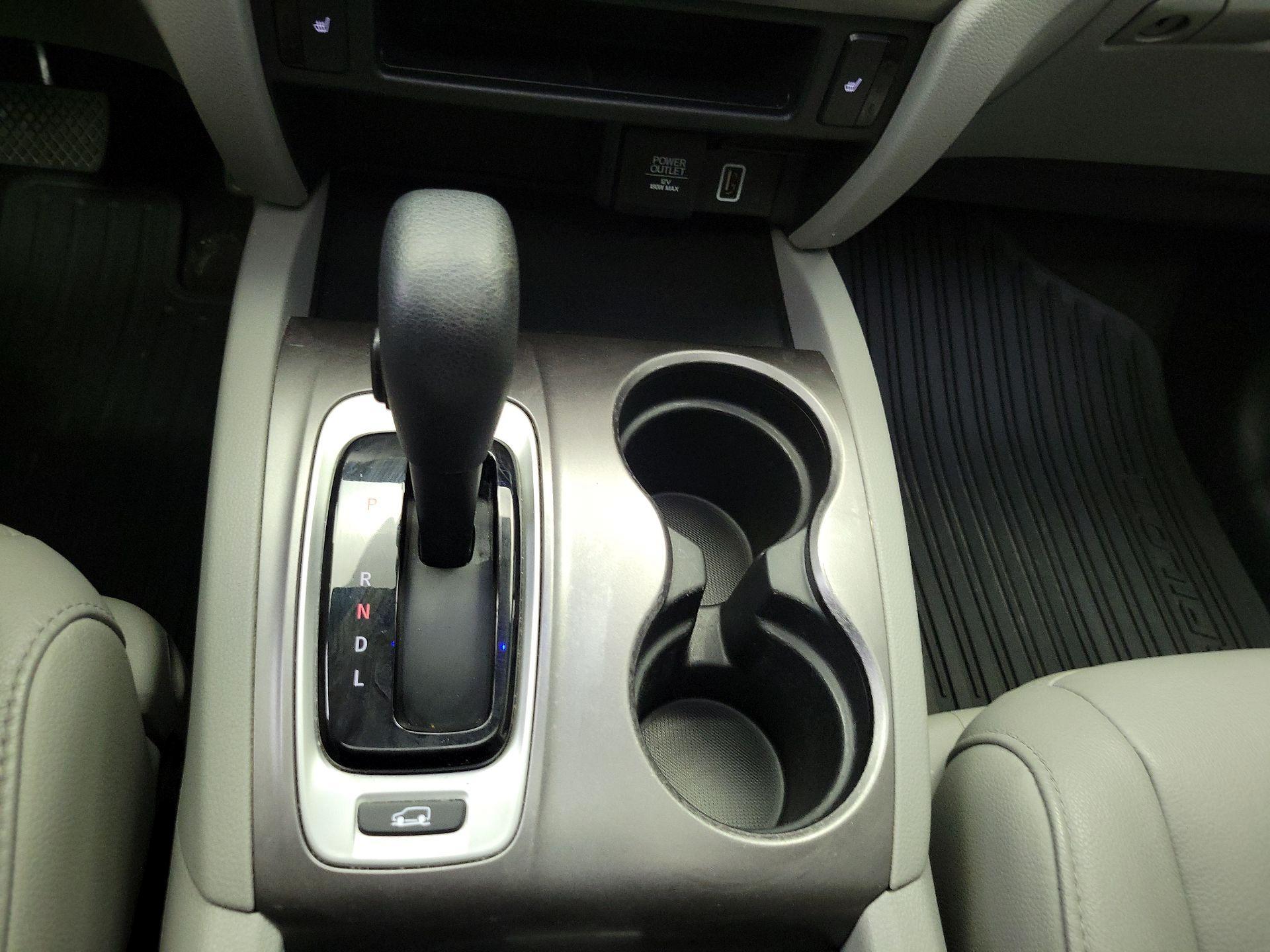 Thumbnail: 2019 Honda Pilot - 17