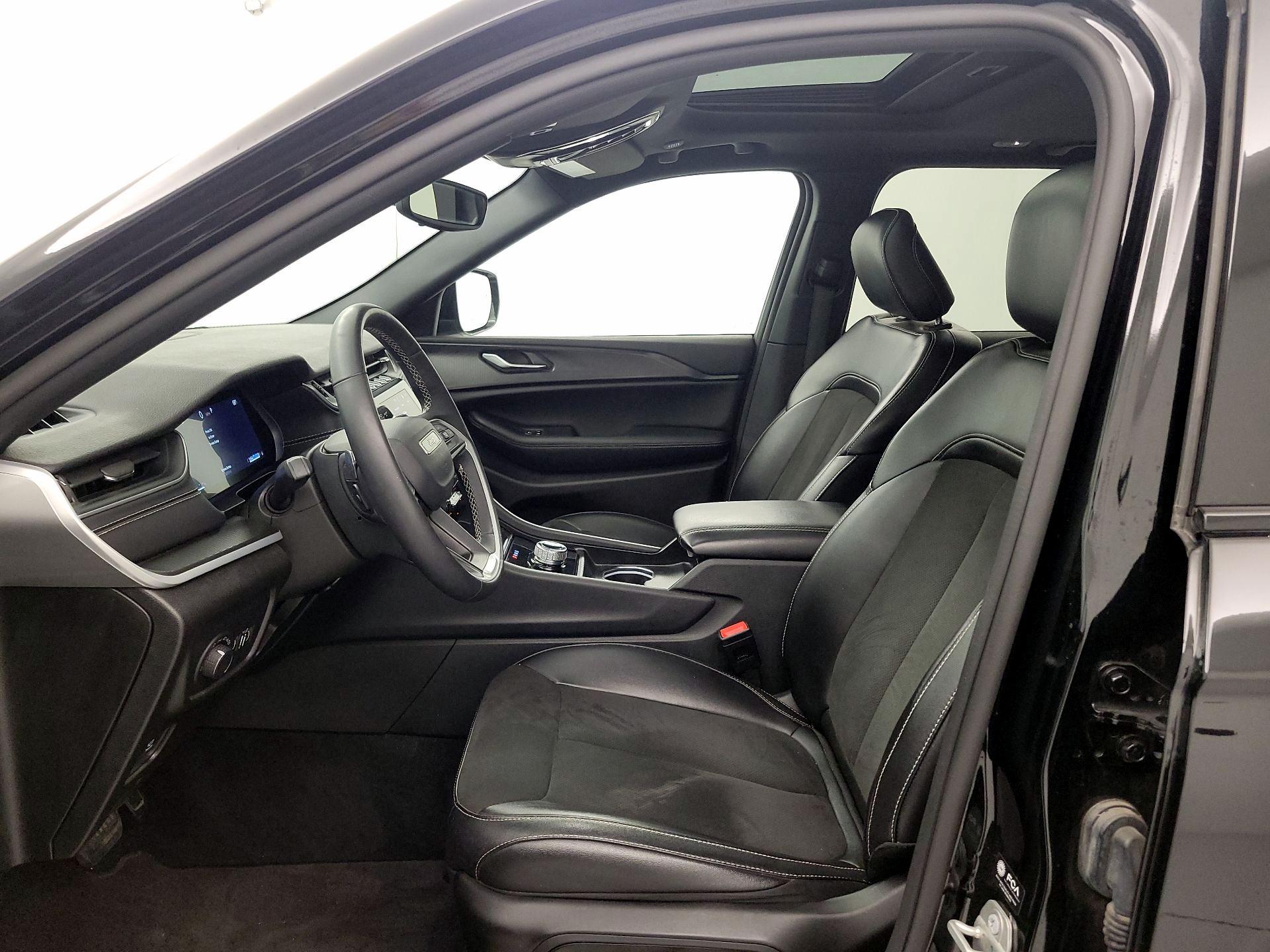 Thumbnail: 2024 Jeep Grand Cherokee - 11